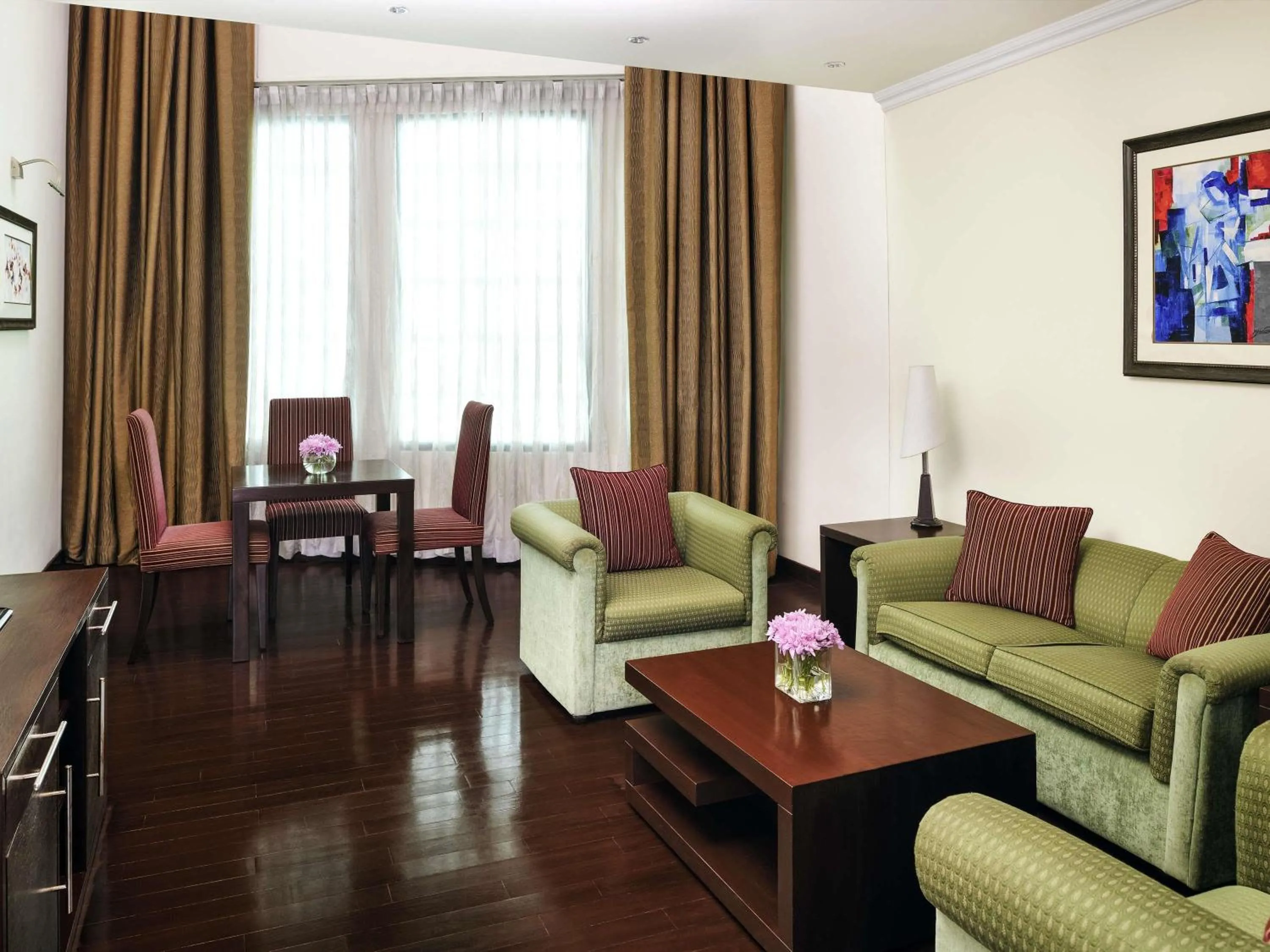 Bedroom in Mövenpick Hotel Karachi