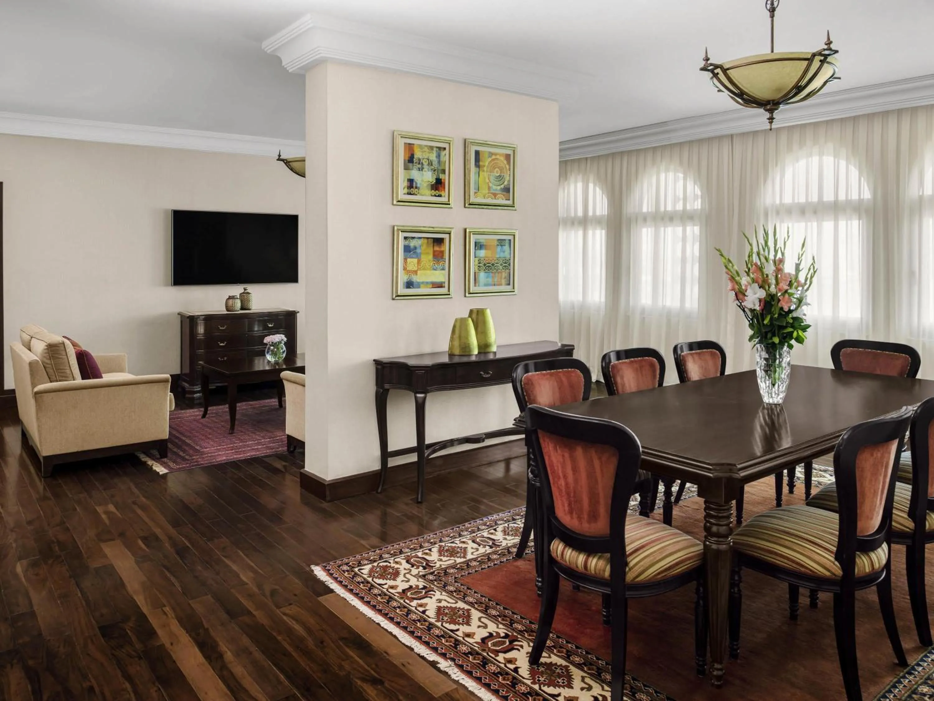 Bedroom in Mövenpick Hotel Karachi