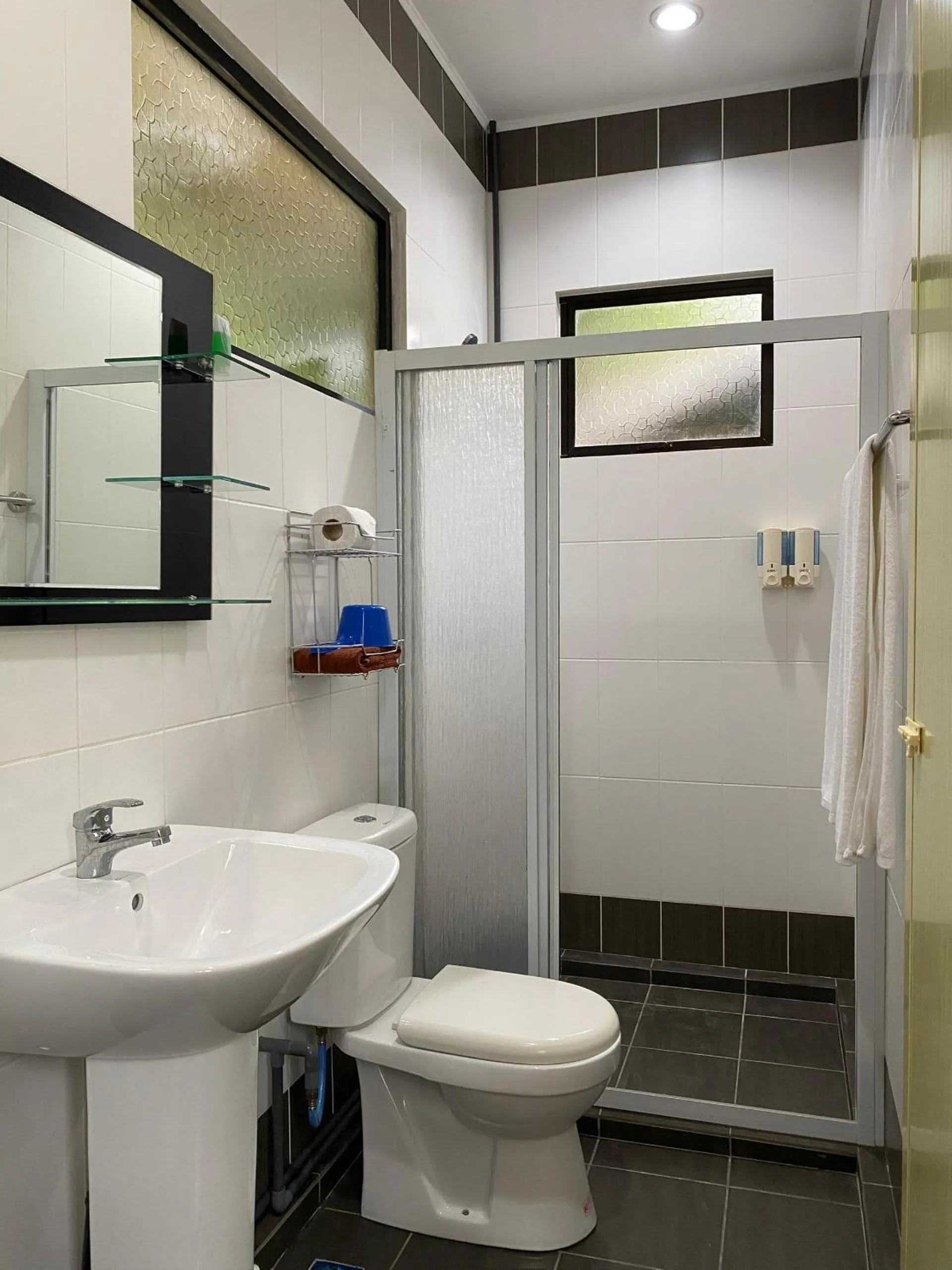 Toilet in Mile 36 Lodge