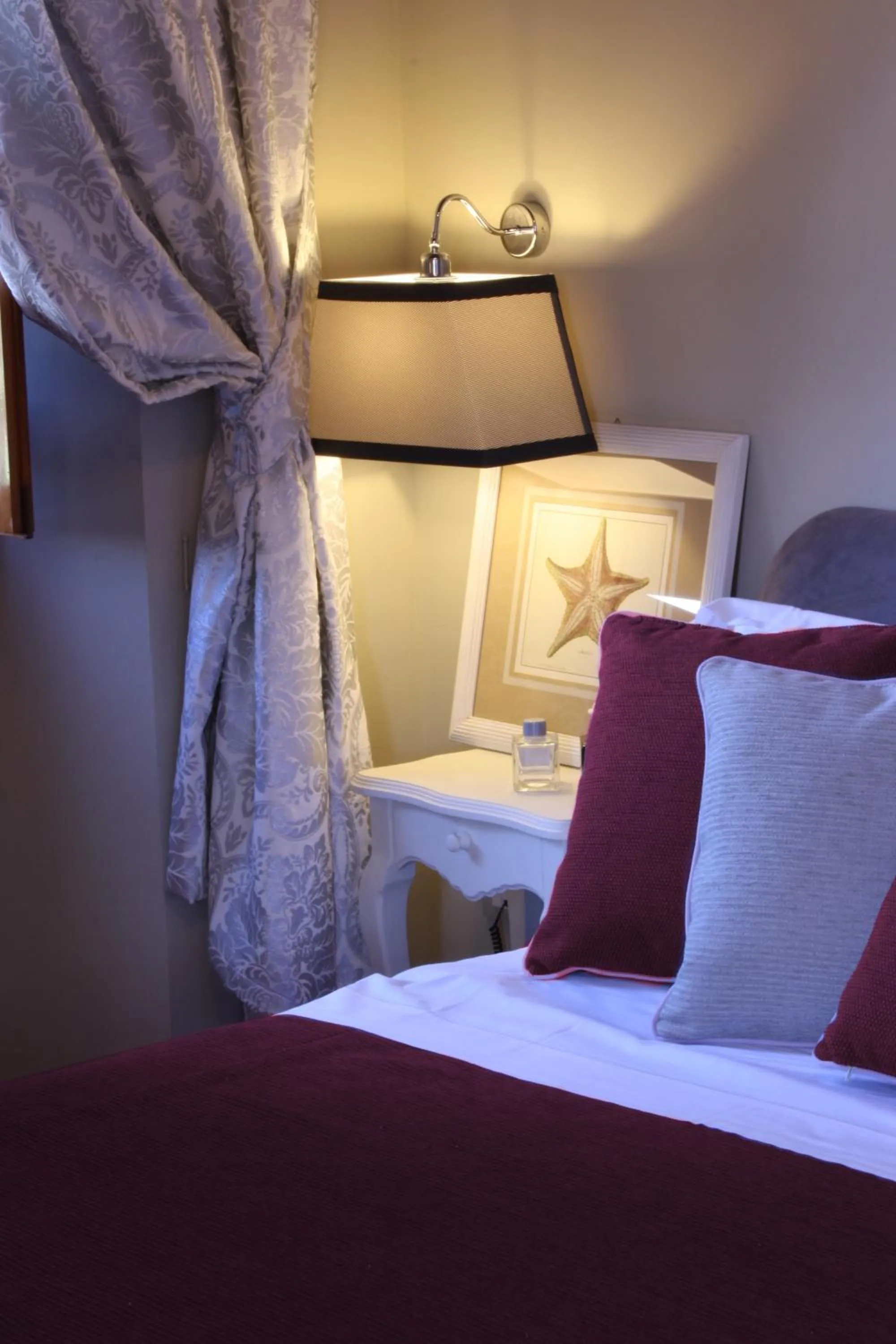 Decorative detail, Bed in Hotel Villa Cappugi