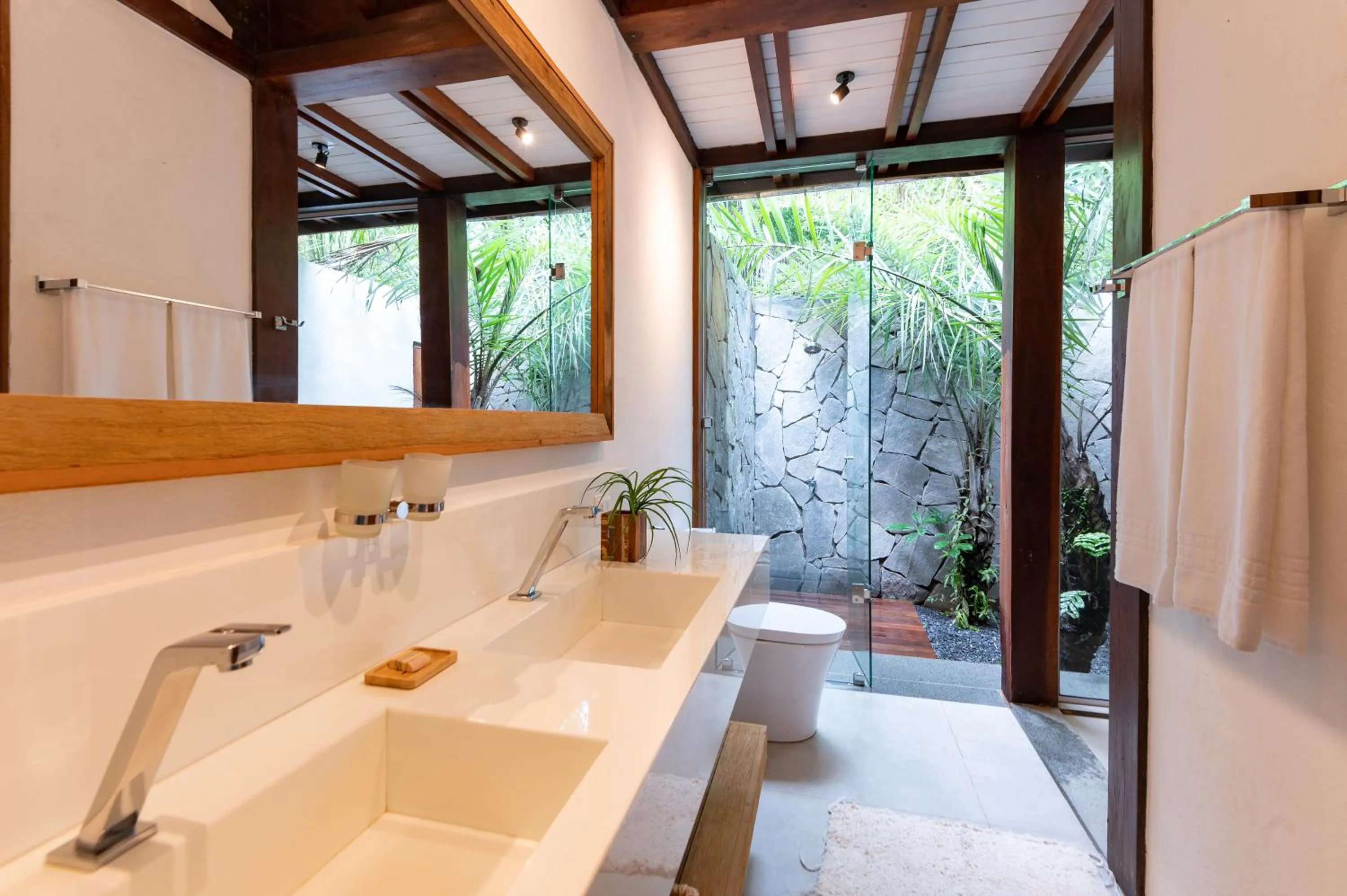 Bathroom in Colibri Beach Villas