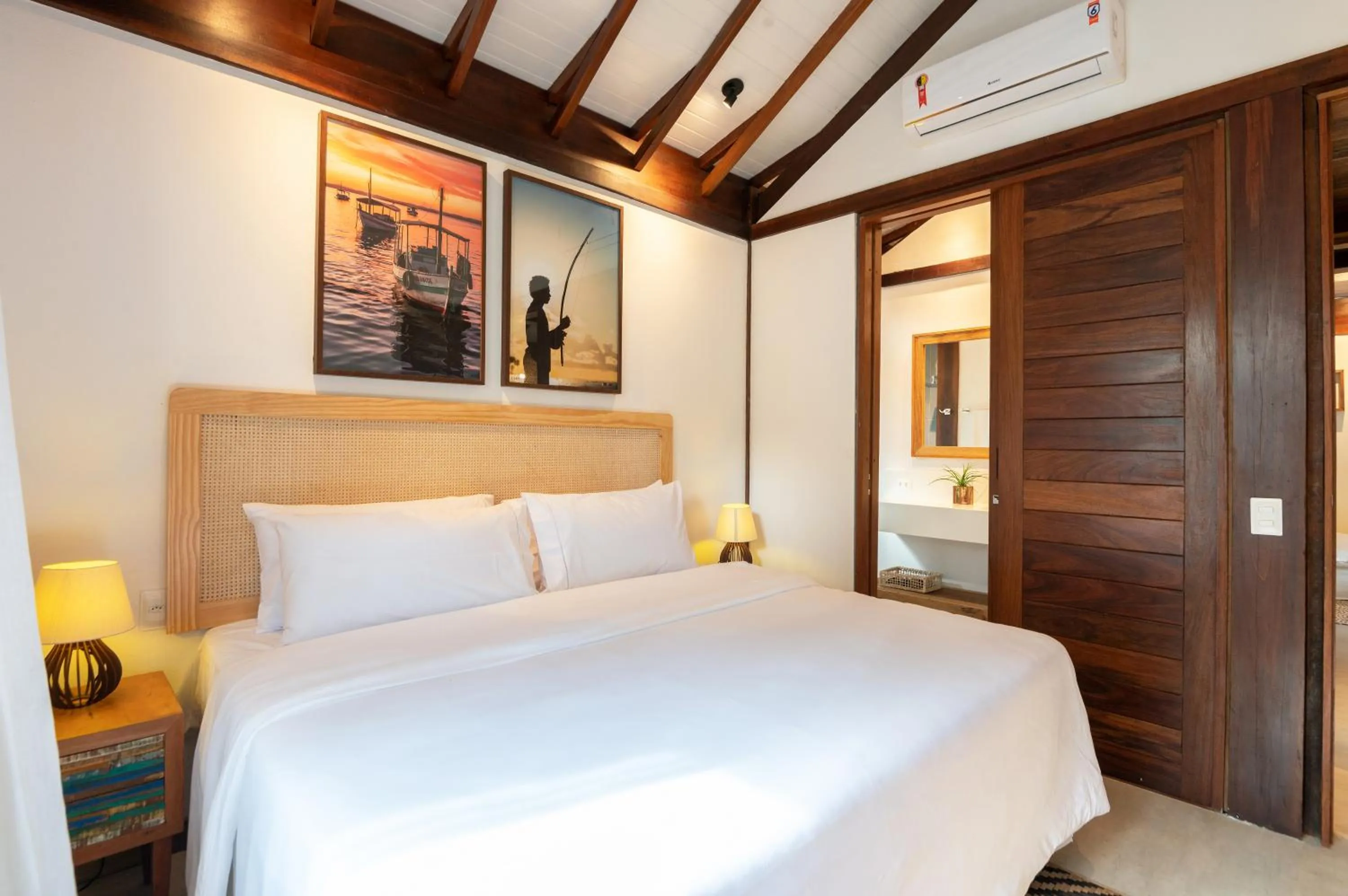 Bed in Colibri Beach Villas