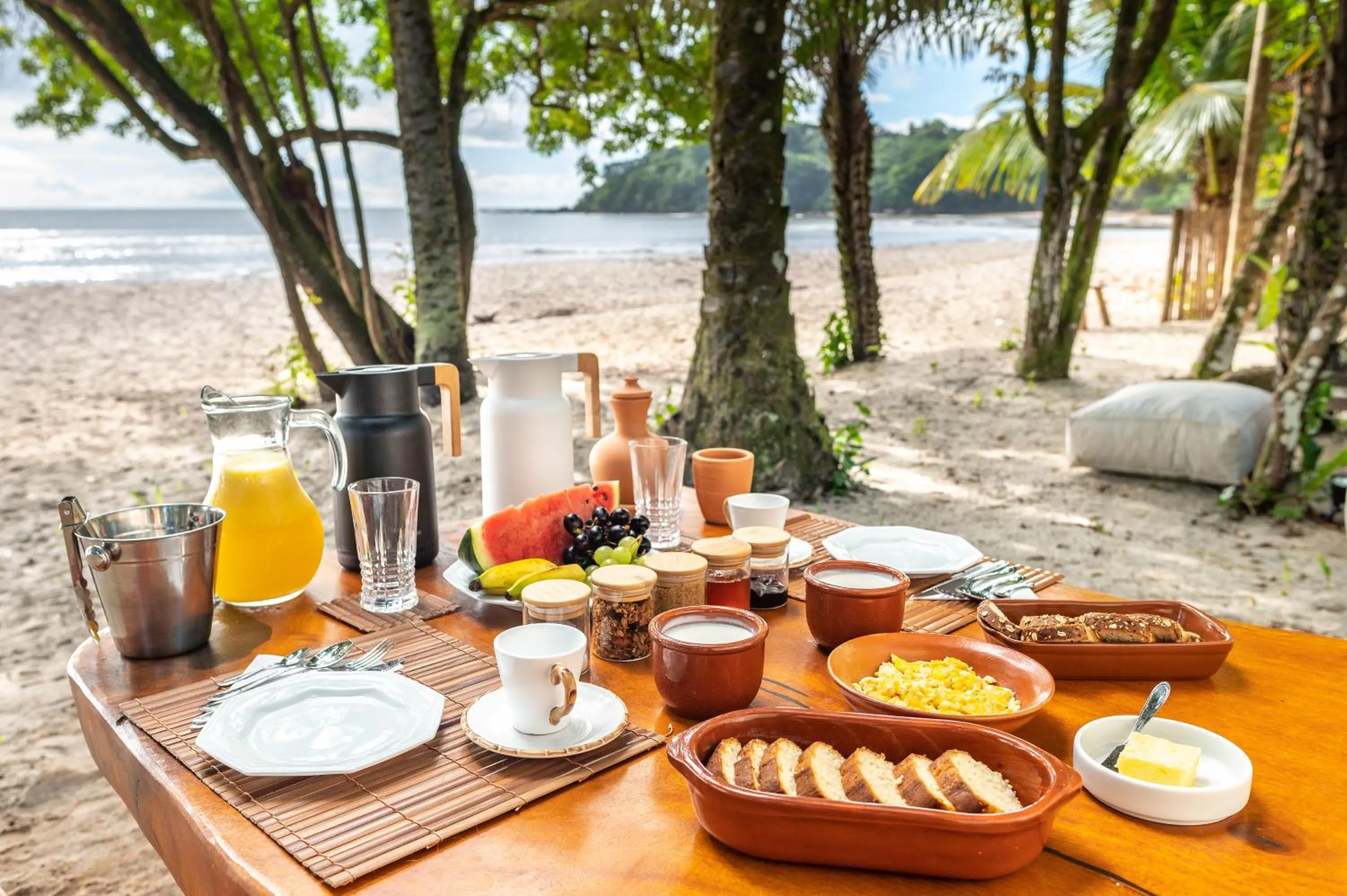 Breakfast in Colibri Beach Villas