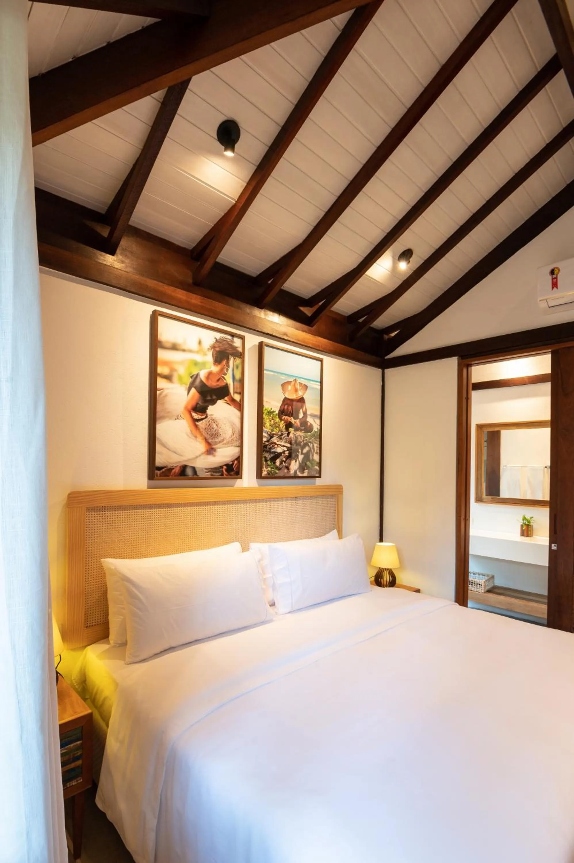 Bed in Colibri Beach Villas