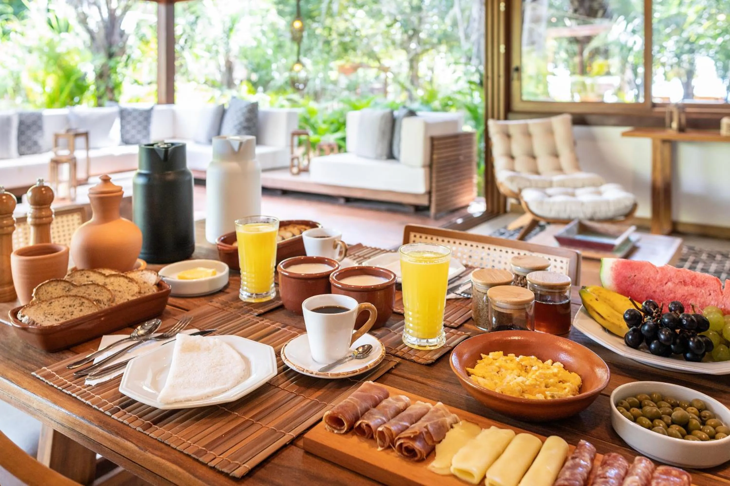 Breakfast in Colibri Beach Villas