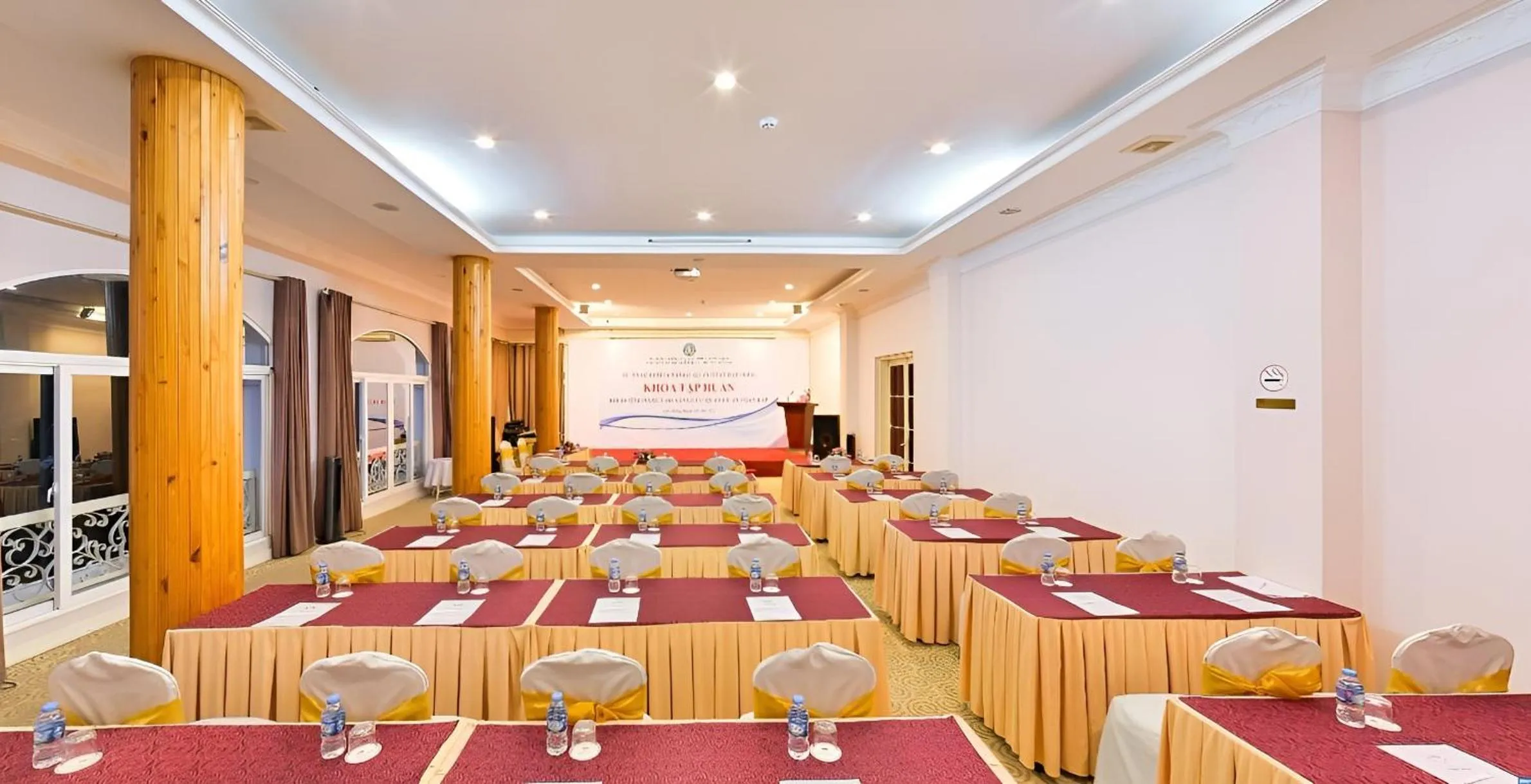 Meeting/conference room in Ngoc Phat Dalat Hotel
