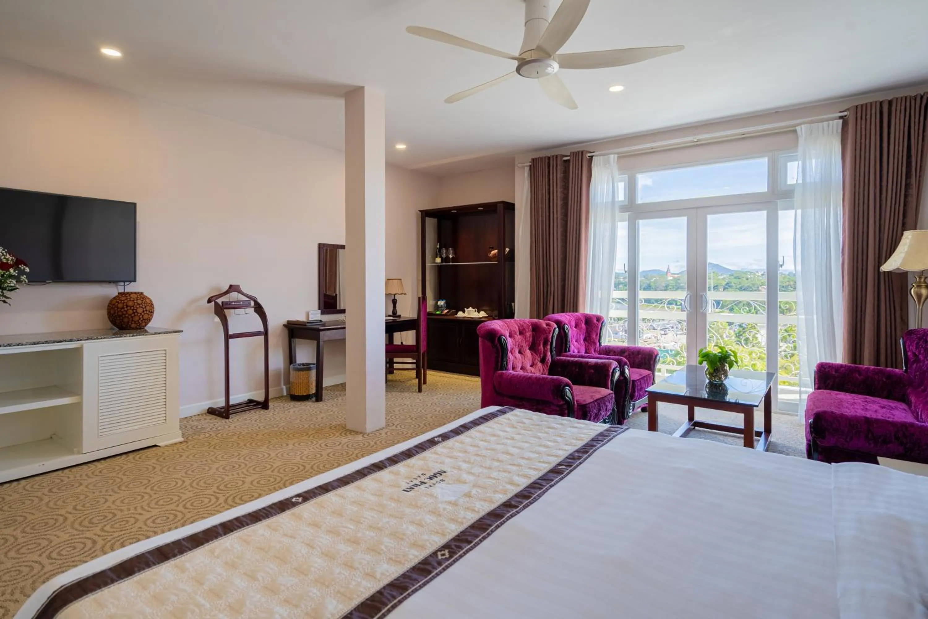 Photo of the whole room, Bed in Ngoc Phat Dalat Hotel