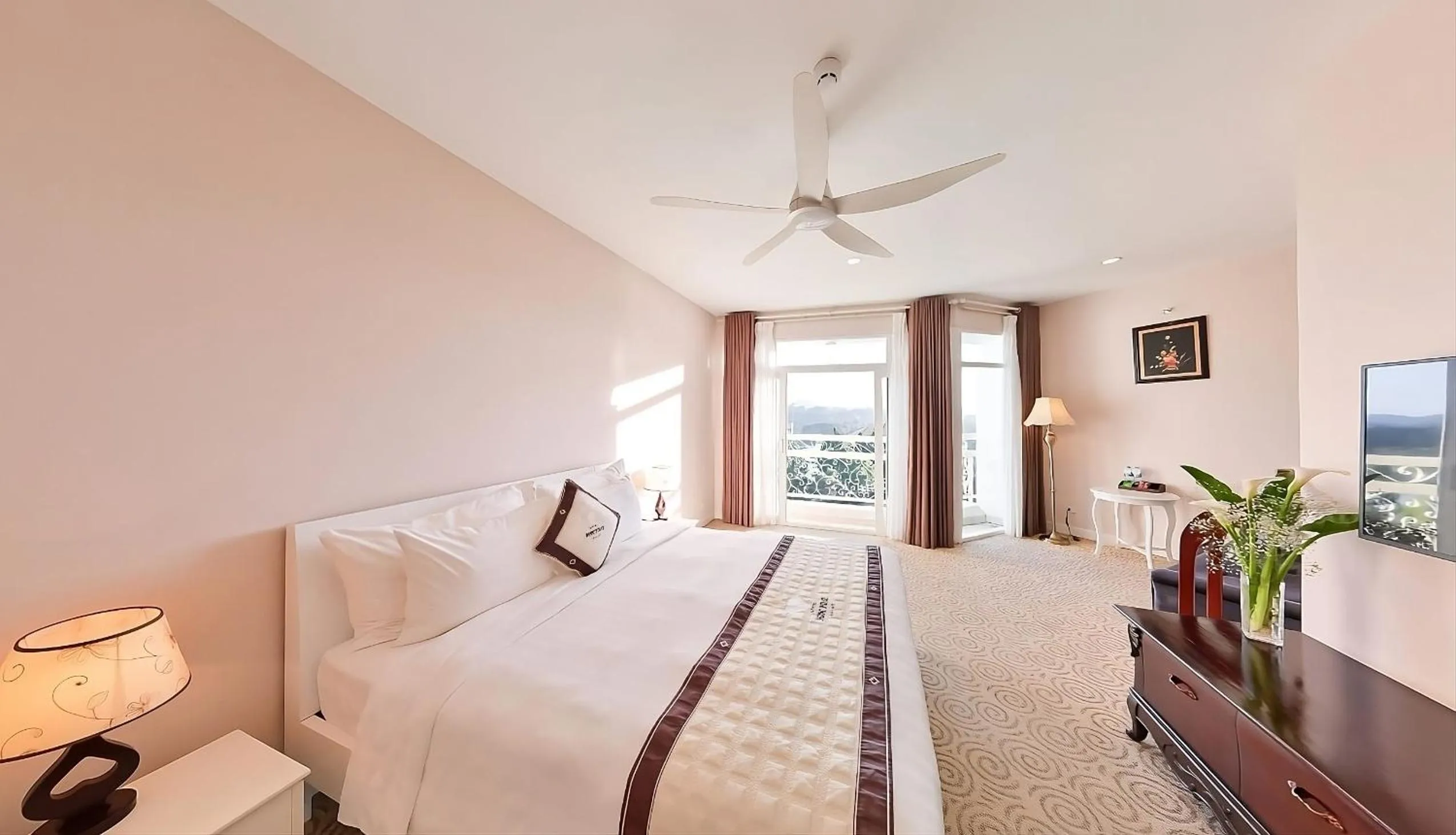 Bed in Ngoc Phat Dalat Hotel