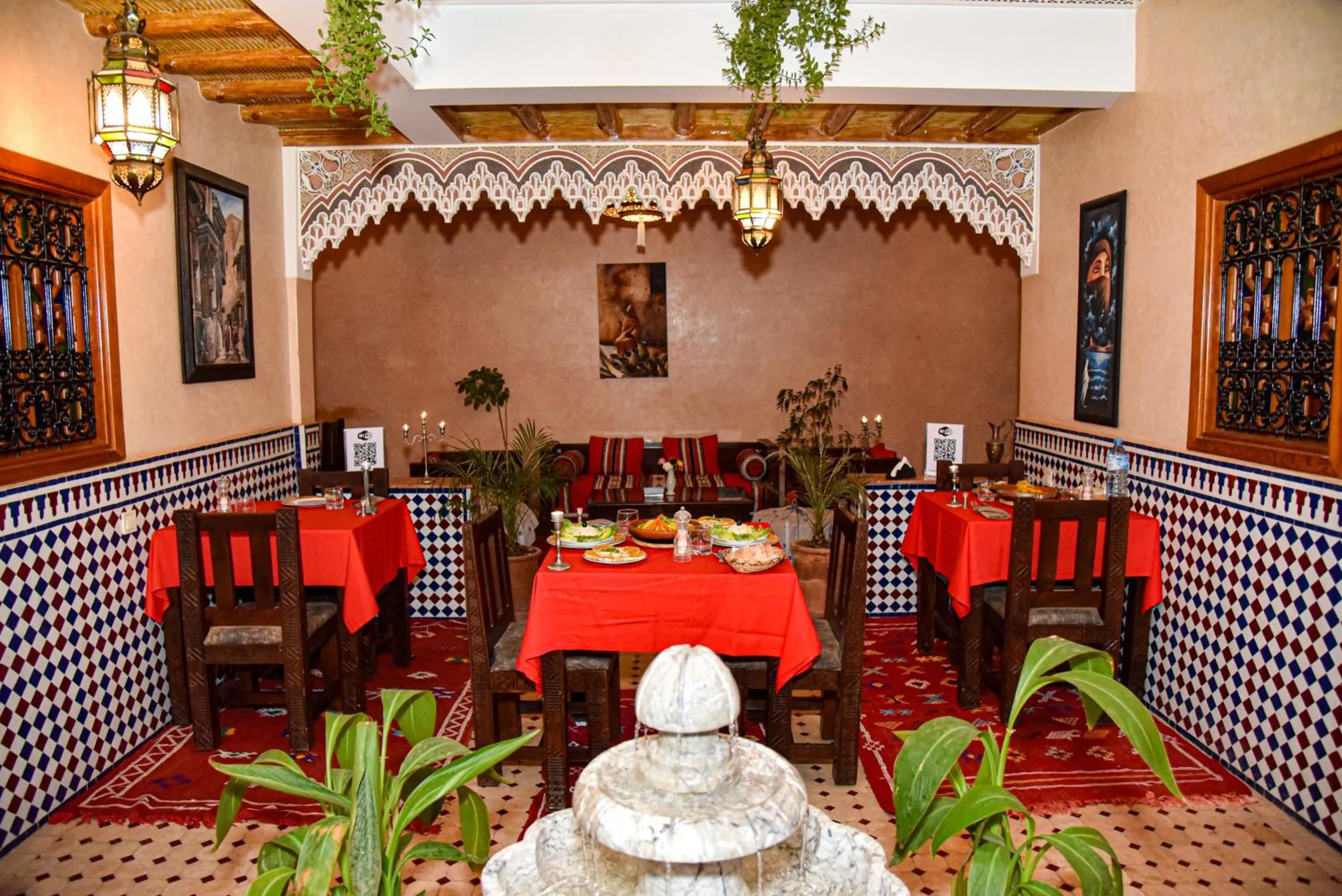 Restaurant/places to eat in Riad ZANOUBA