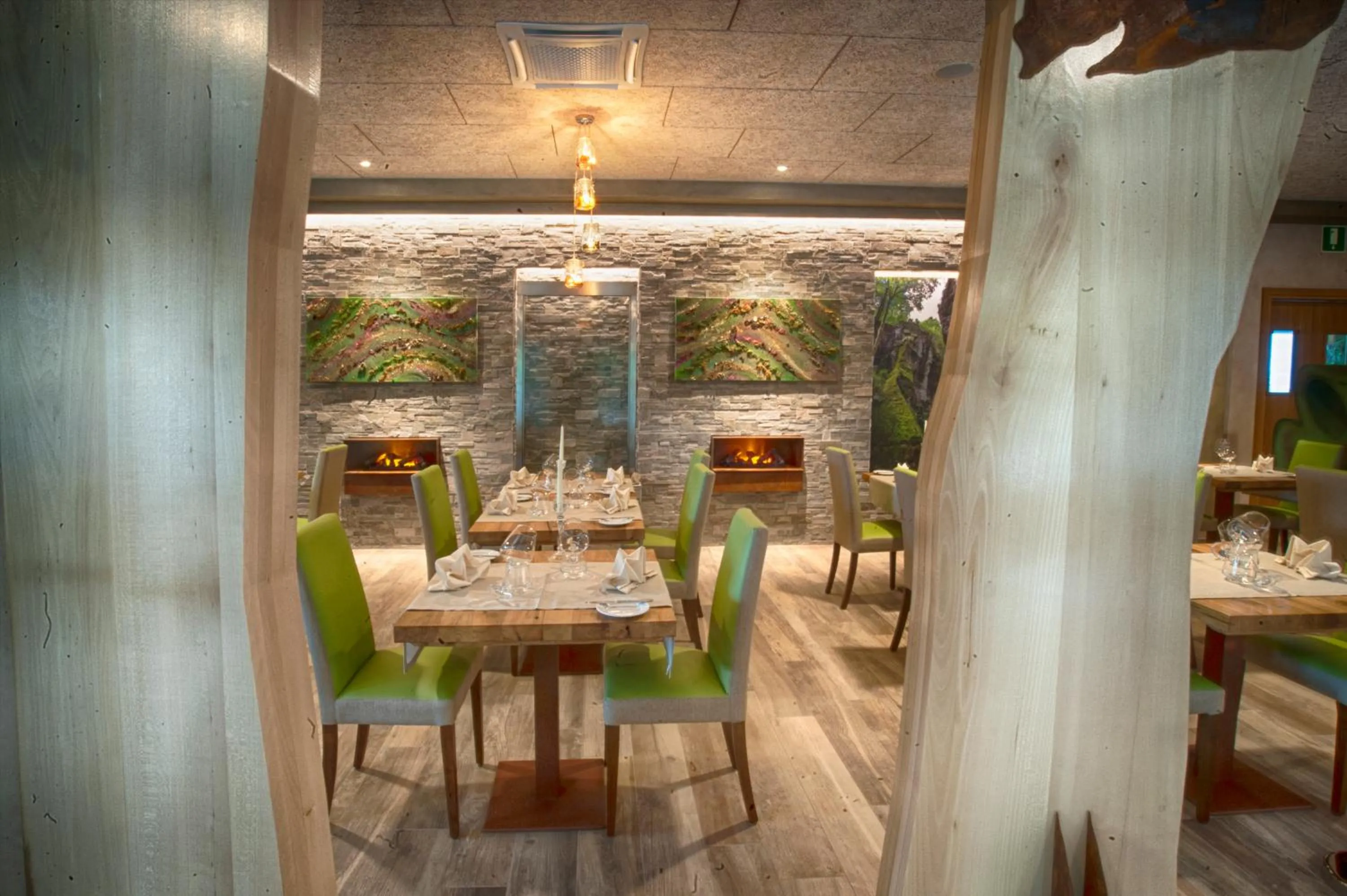 Restaurant/places to eat in Hotel Cortese