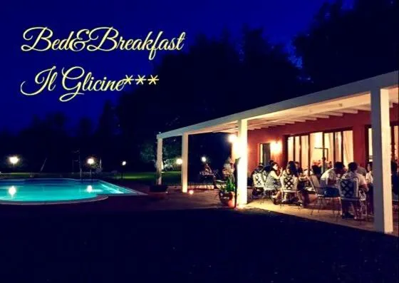 Pool view in Bed and Breakfast Il Glicine