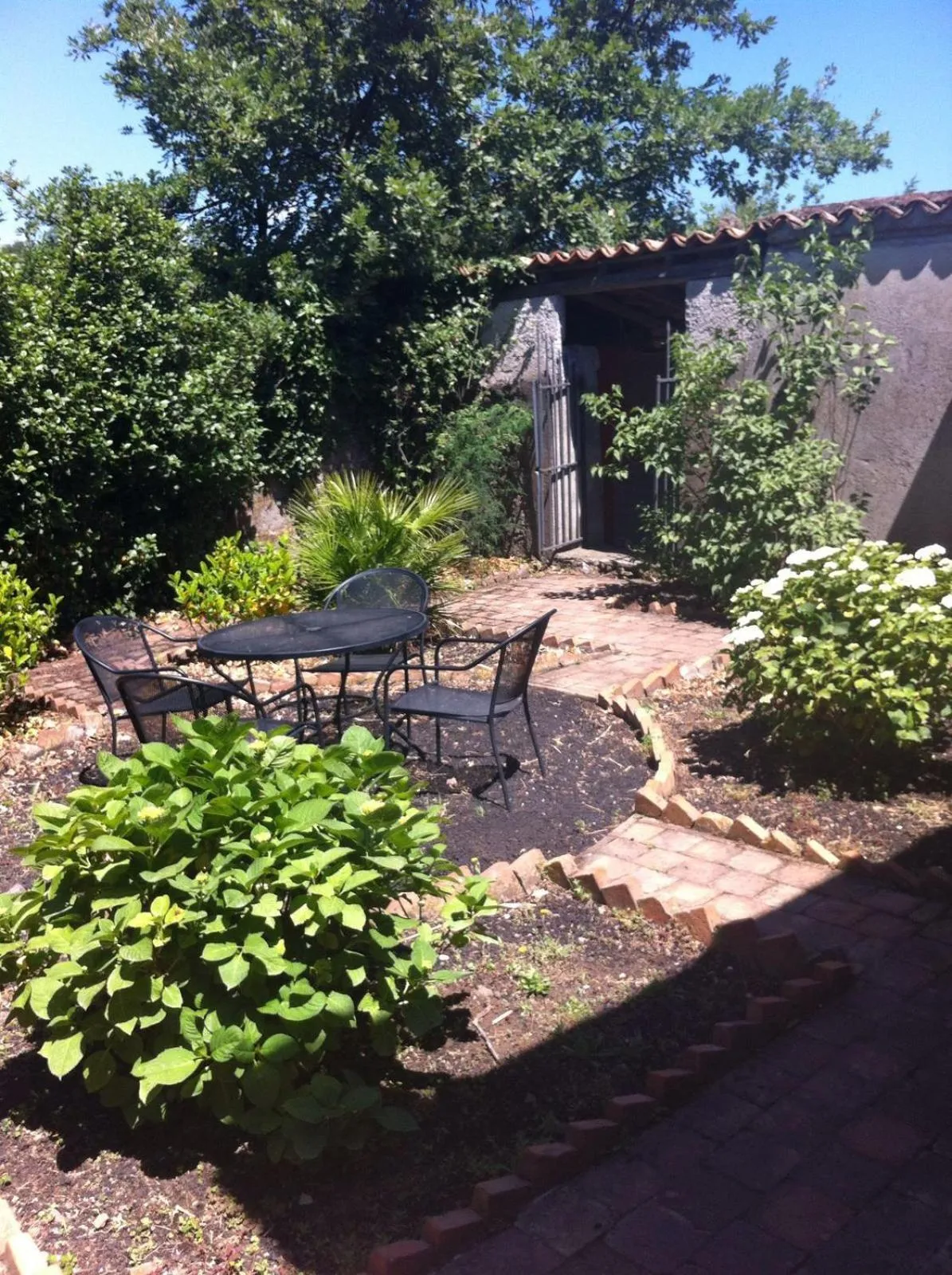 Garden in Bed and Breakfast Il Glicine