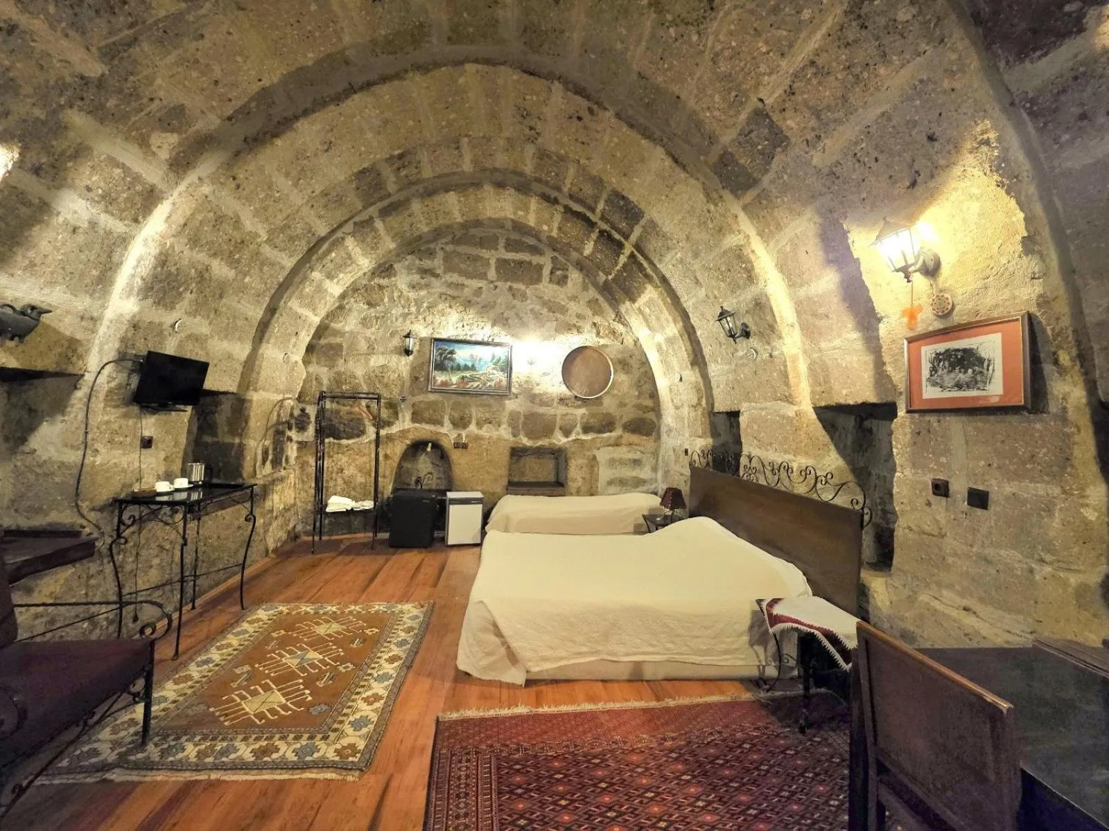 Photo of the whole room, Bed in Kapadokya Ihlara Konakları Otel Antik Konaklar