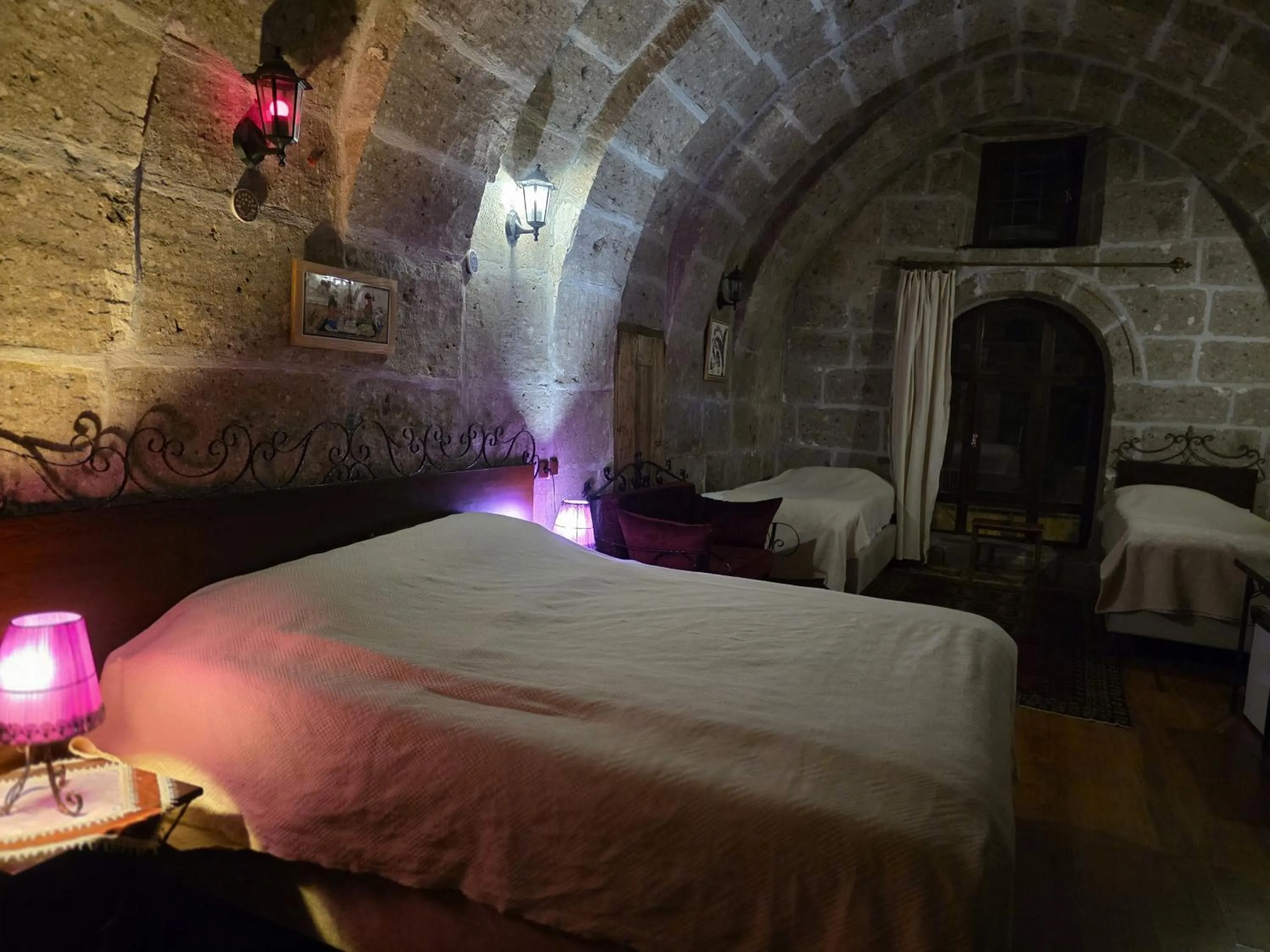 Photo of the whole room, Bed in Kapadokya Ihlara Konakları Otel Antik Konaklar