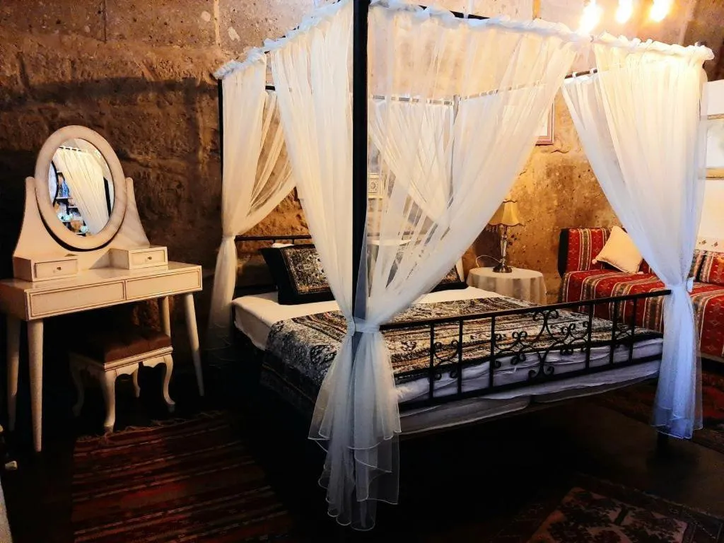 Photo of the whole room, Bed in Kapadokya Ihlara Konakları Otel Antik Konaklar