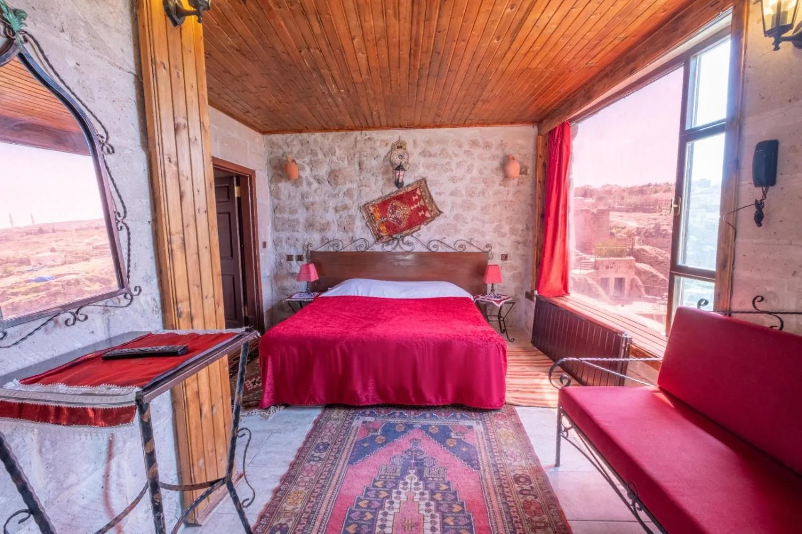 Photo of the whole room, Bed in Kapadokya Ihlara Konakları Otel Antik Konaklar