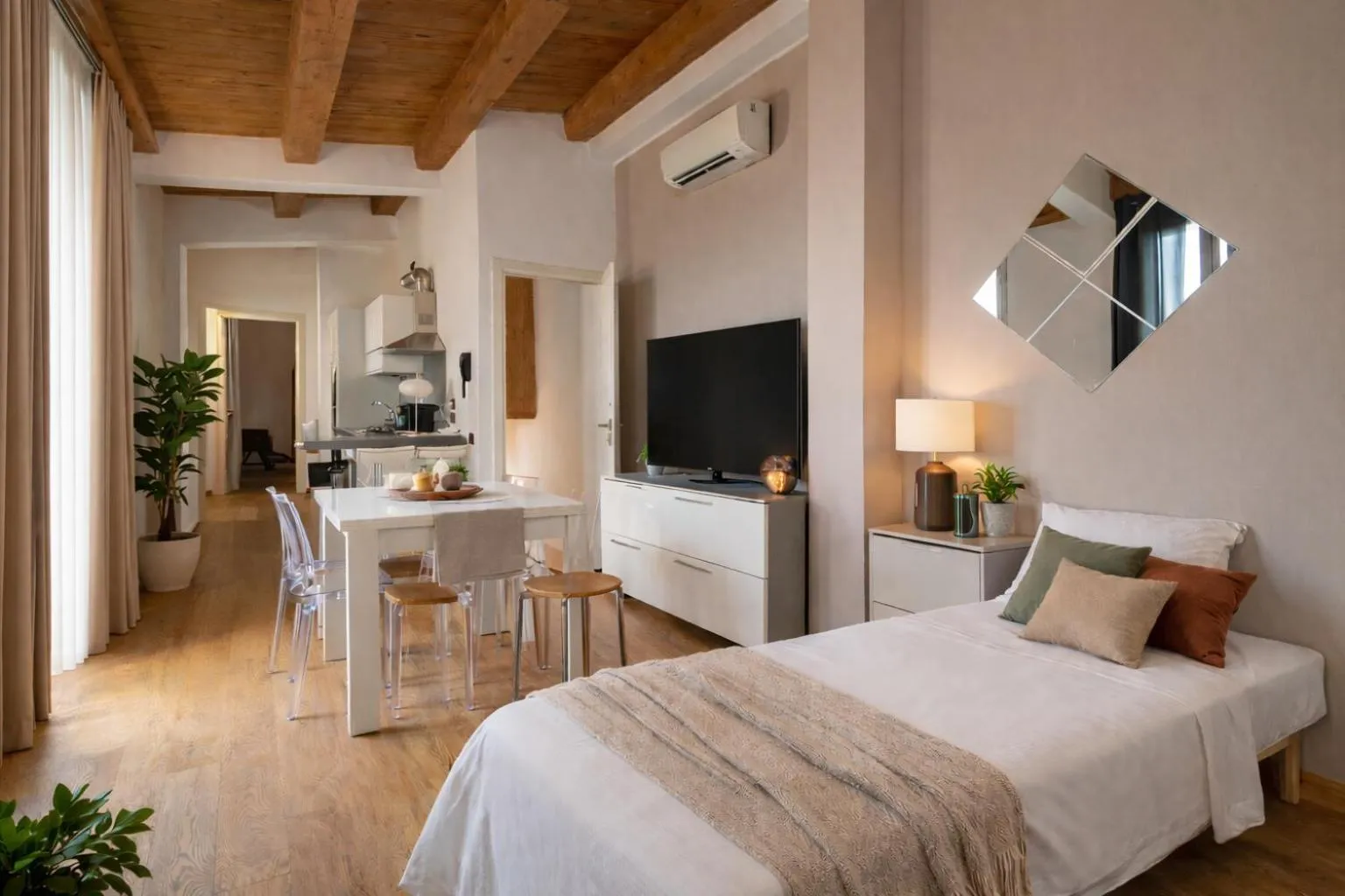 Bed in Hotel Ristorante Ala d'Oro