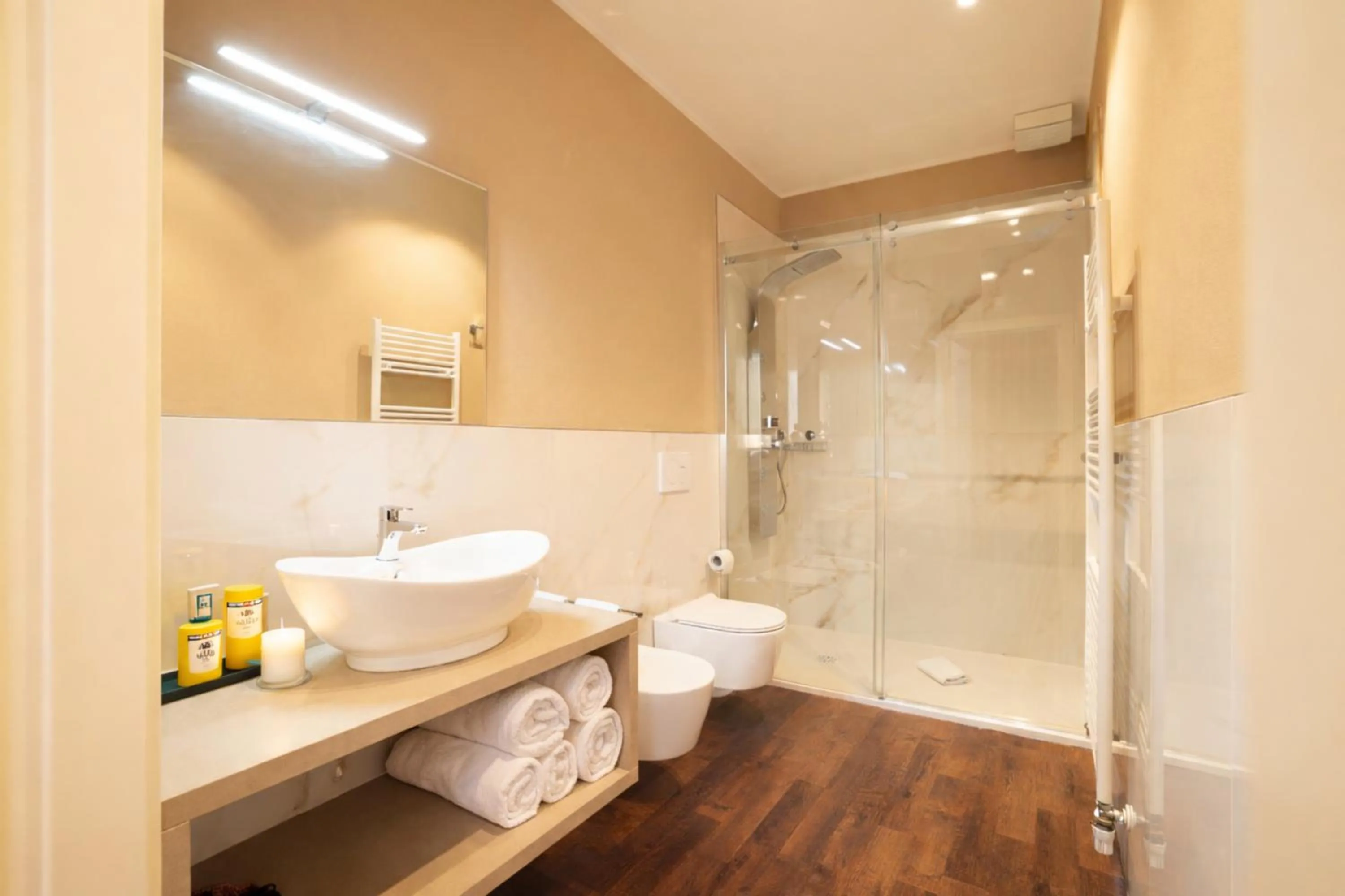 Shower in Hotel Ristorante Ala d'Oro