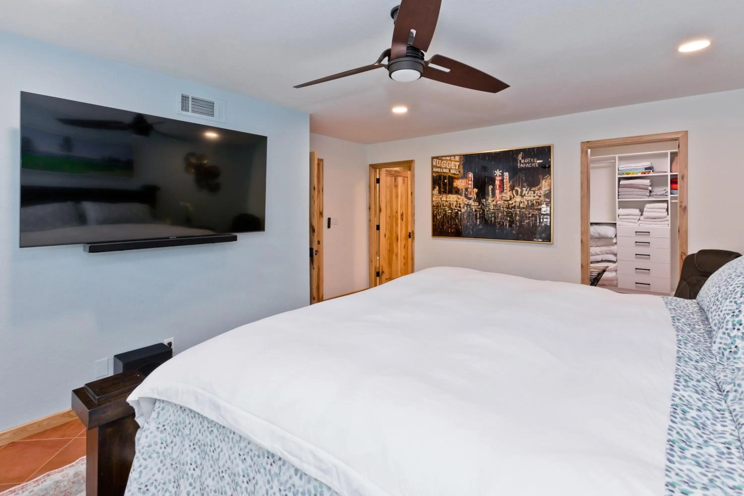 Bed in Spectacular condo with private golf privileges includes golf cart on Monterey Country Club !!