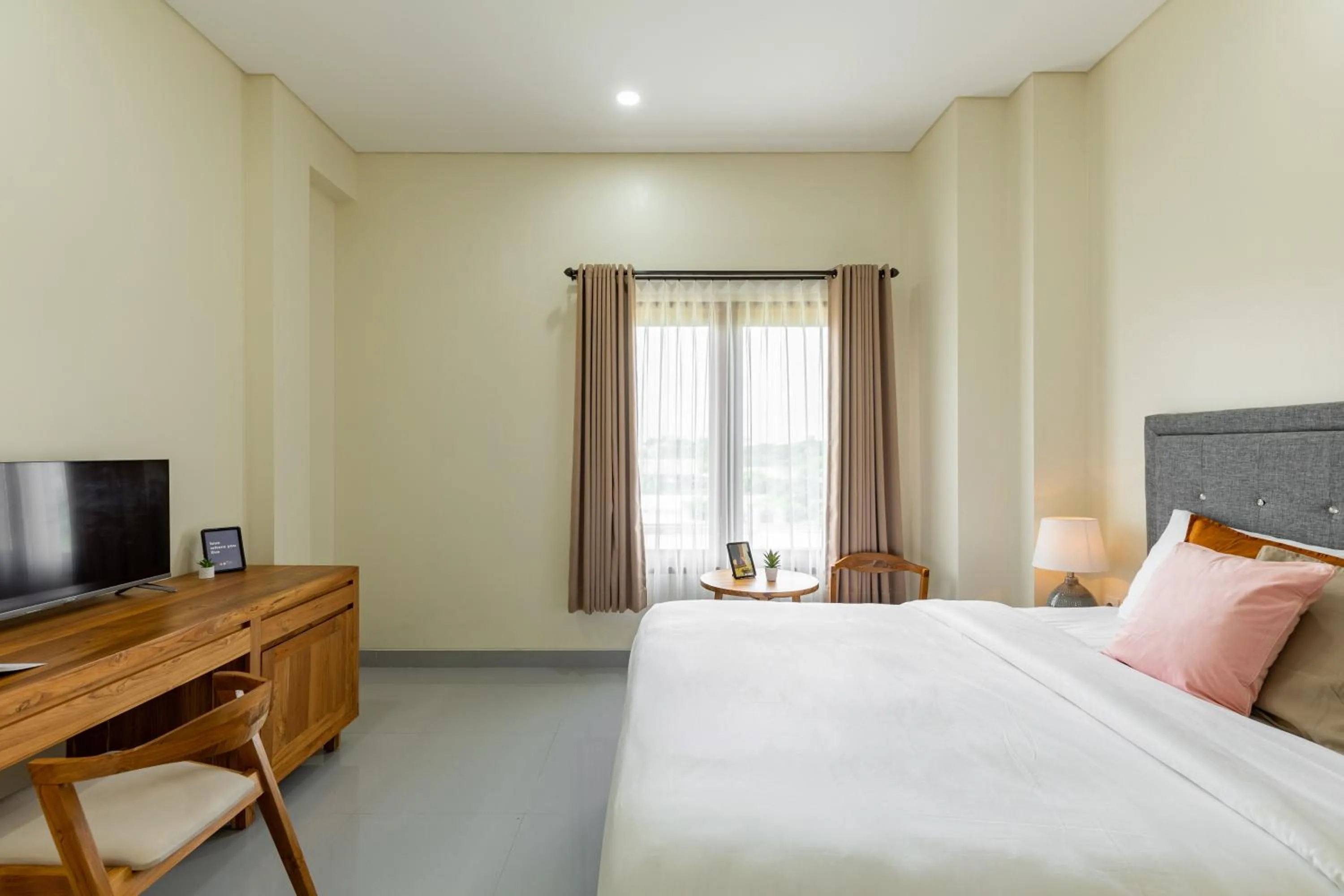 Bedroom, Bed in Cove Griya Elite I