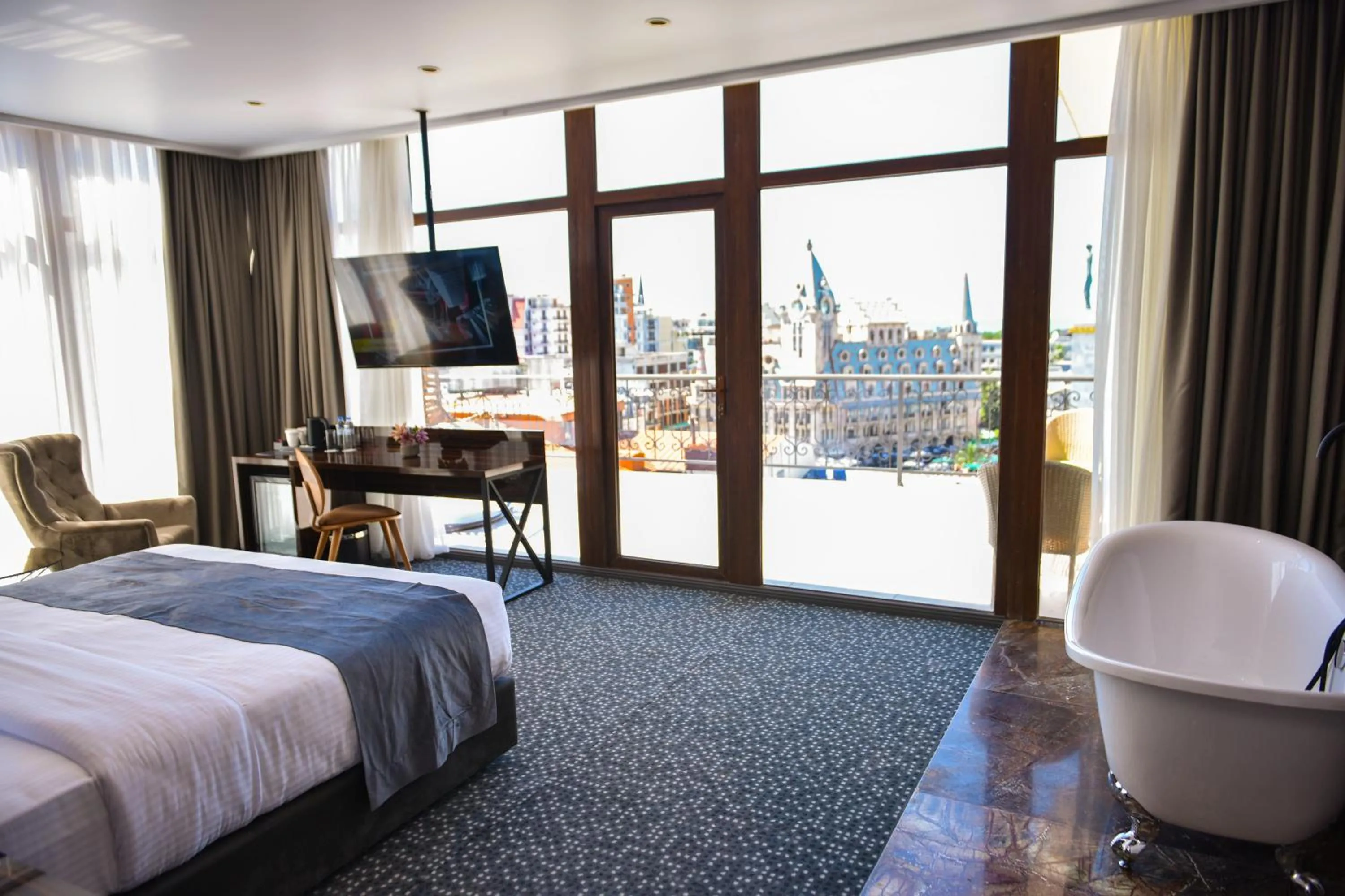 Bedroom, Bed in Hotel Monarch