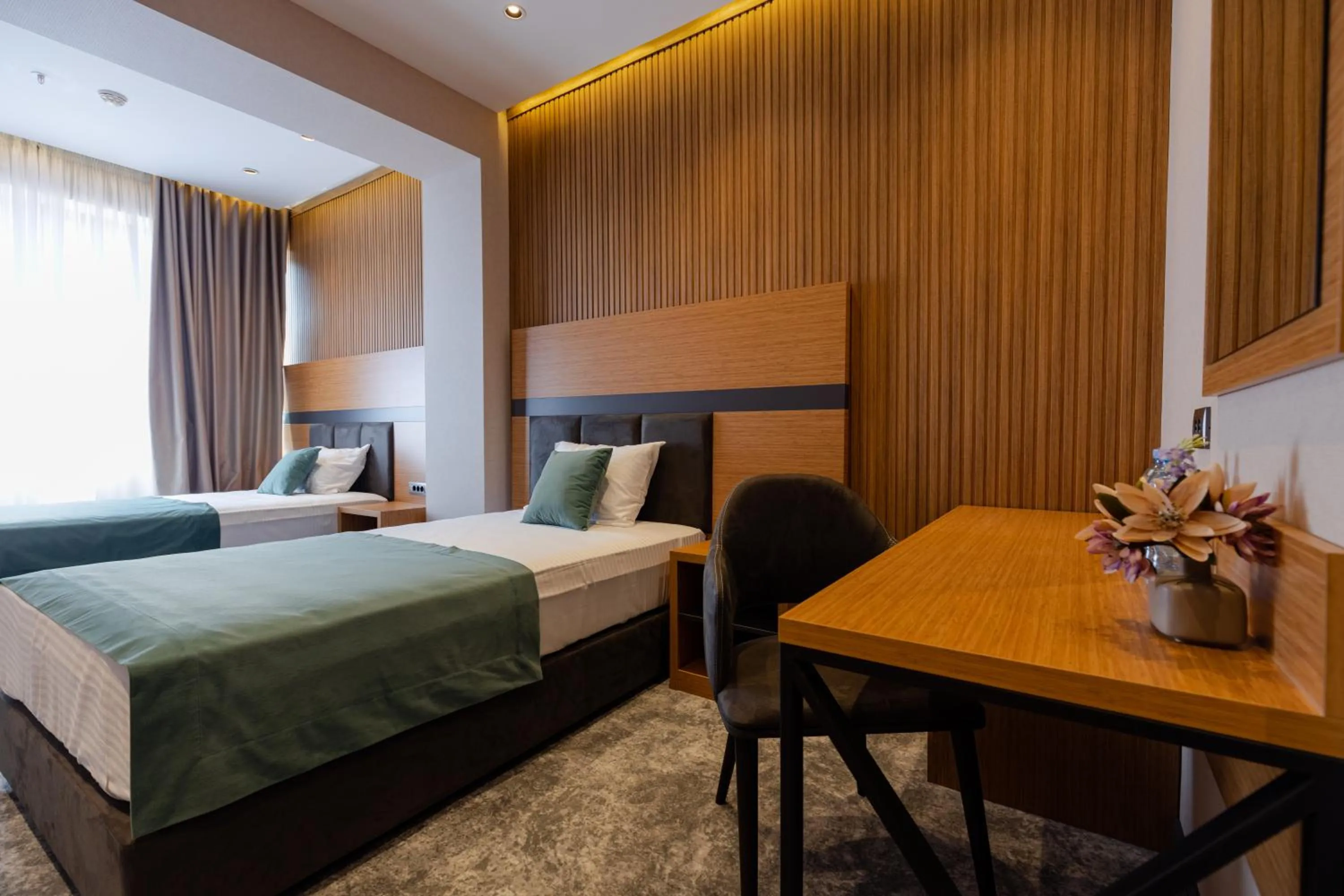 Photo of the whole room, Bed in Hotel Monarch