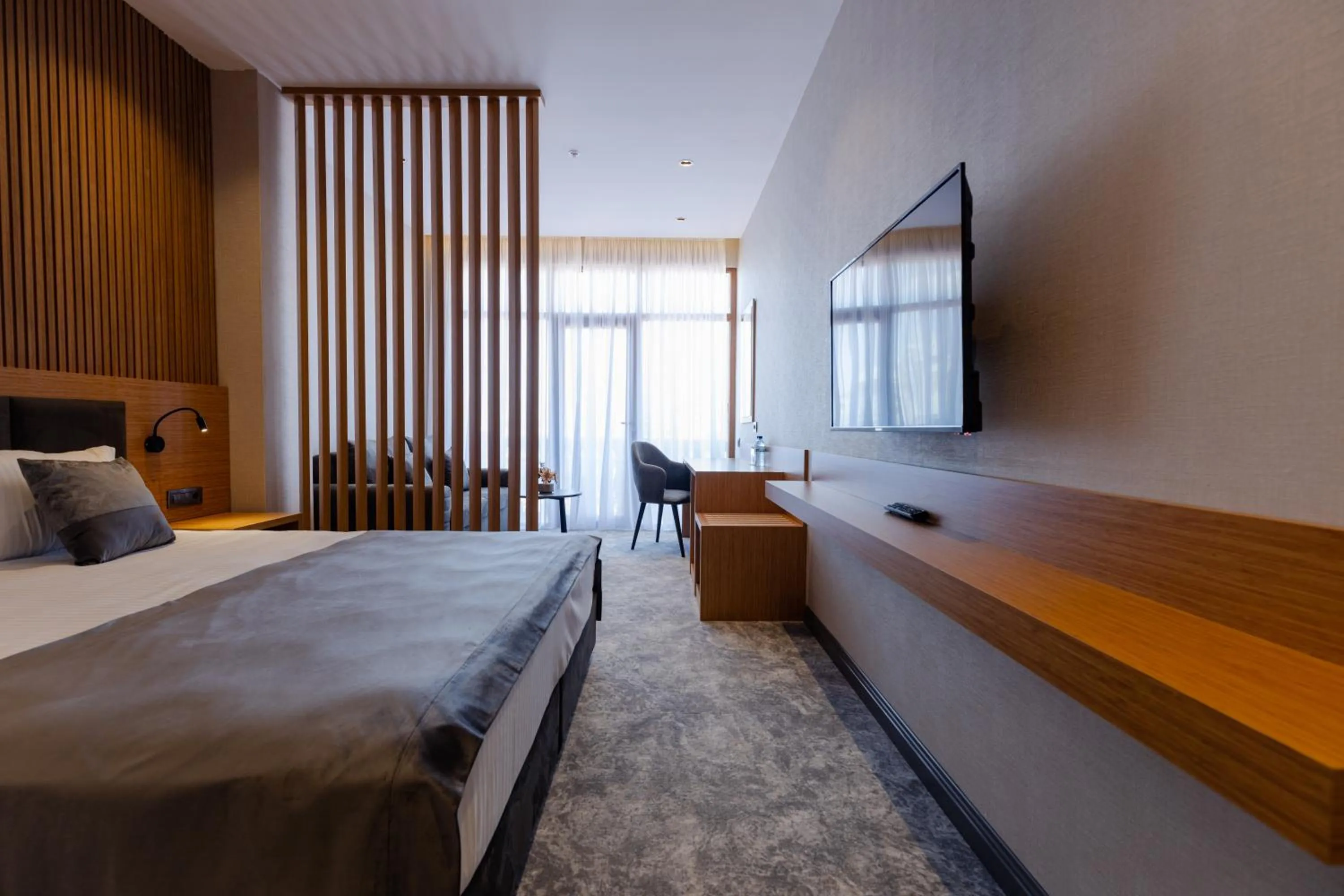 Photo of the whole room, Bed in Hotel Monarch