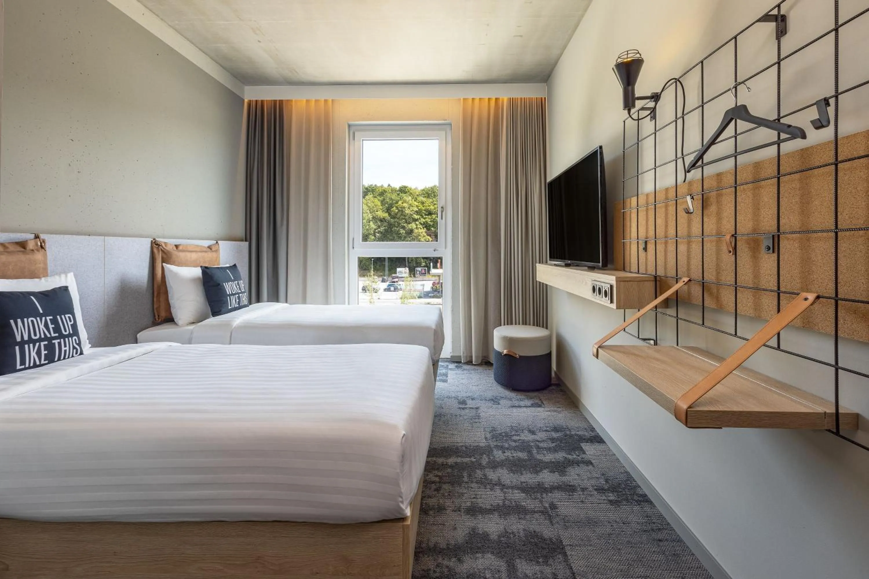 Bedroom, Bed in Moxy Simmern