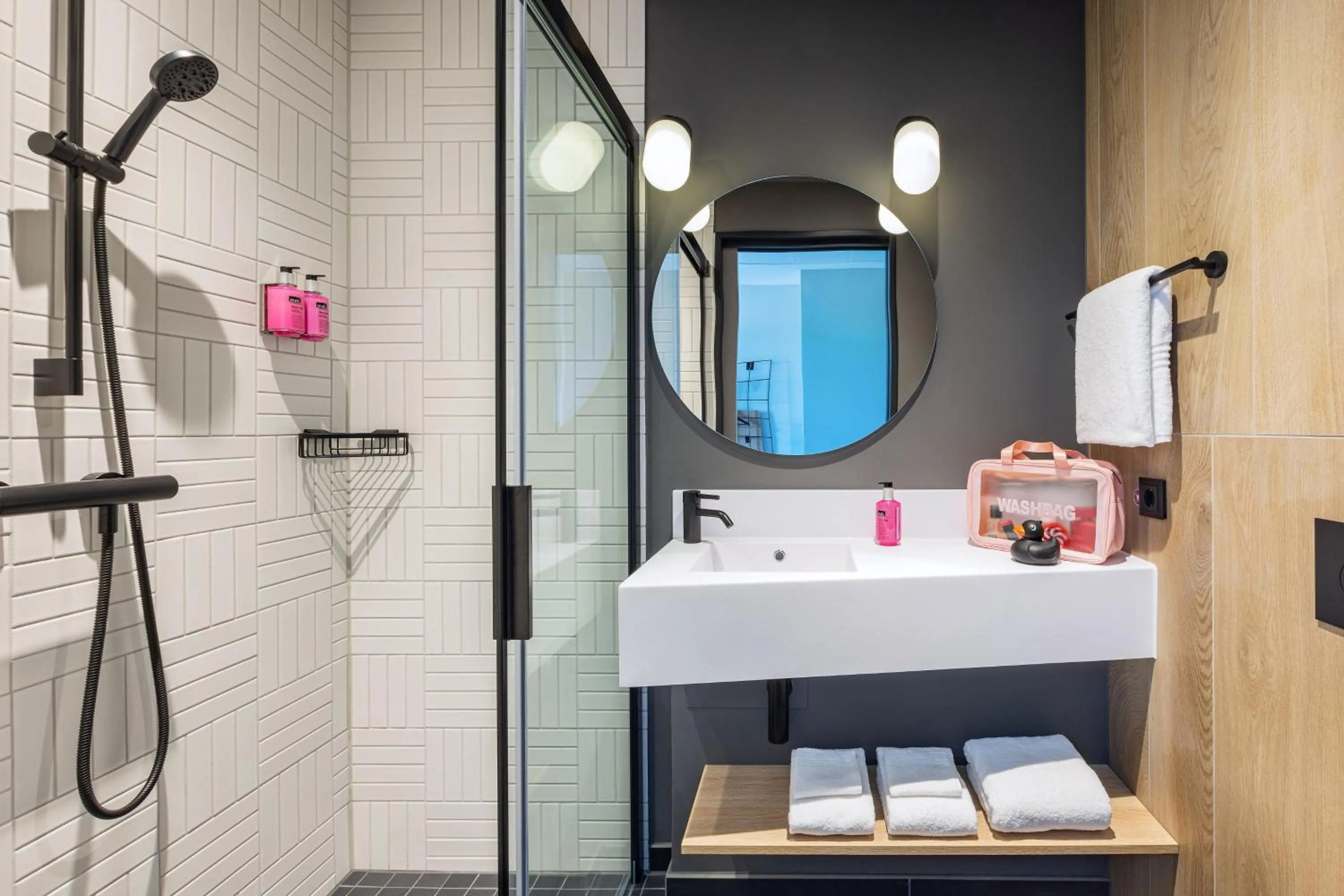 Bathroom in Moxy Simmern