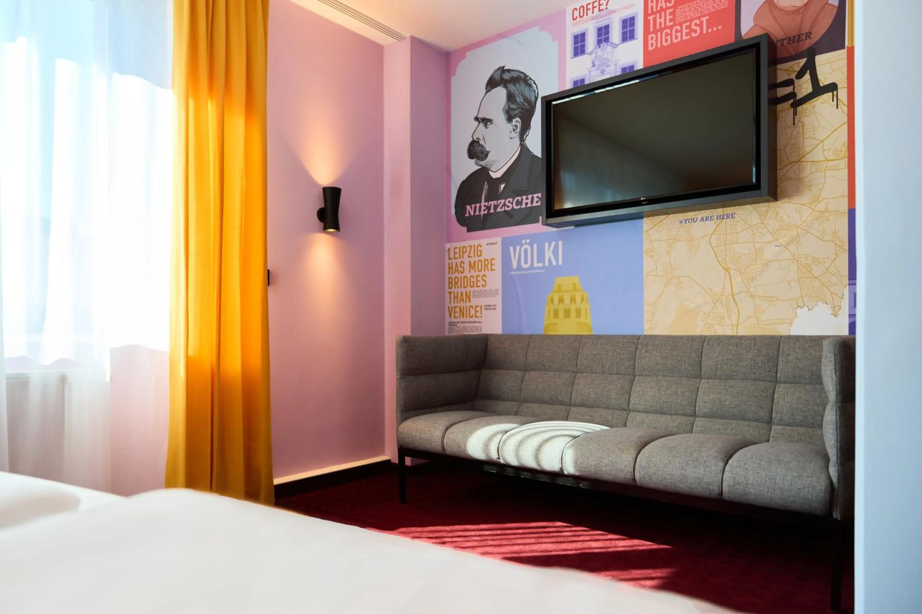 TV and multimedia, Bed in McDreams Hotel Leipzig