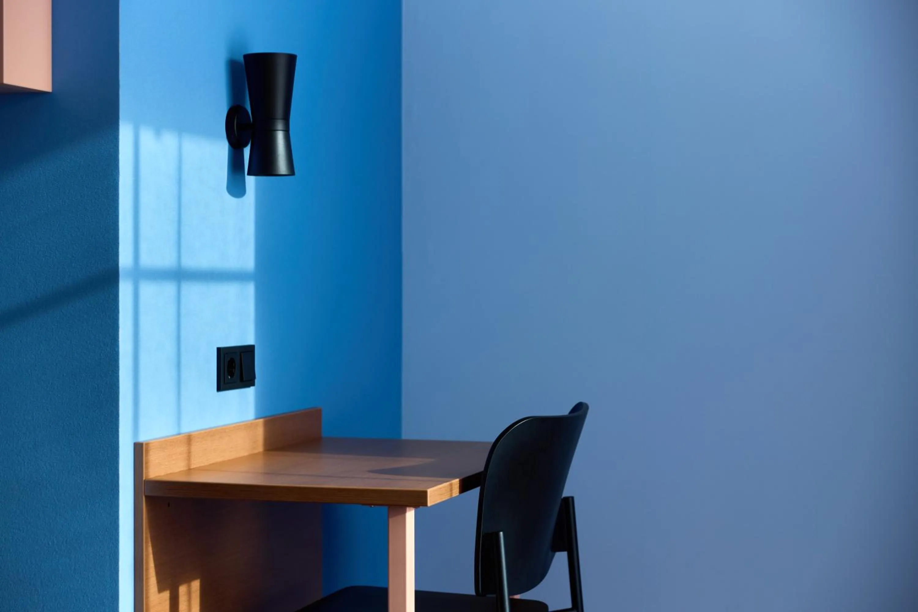 Photo of the whole room in McDreams Hotel Leipzig