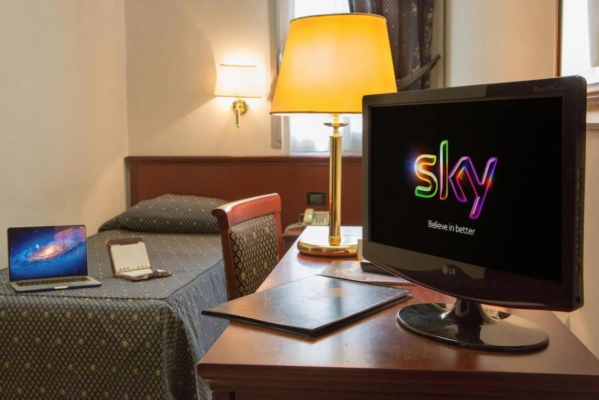 TV and multimedia in Hotel Leonardo