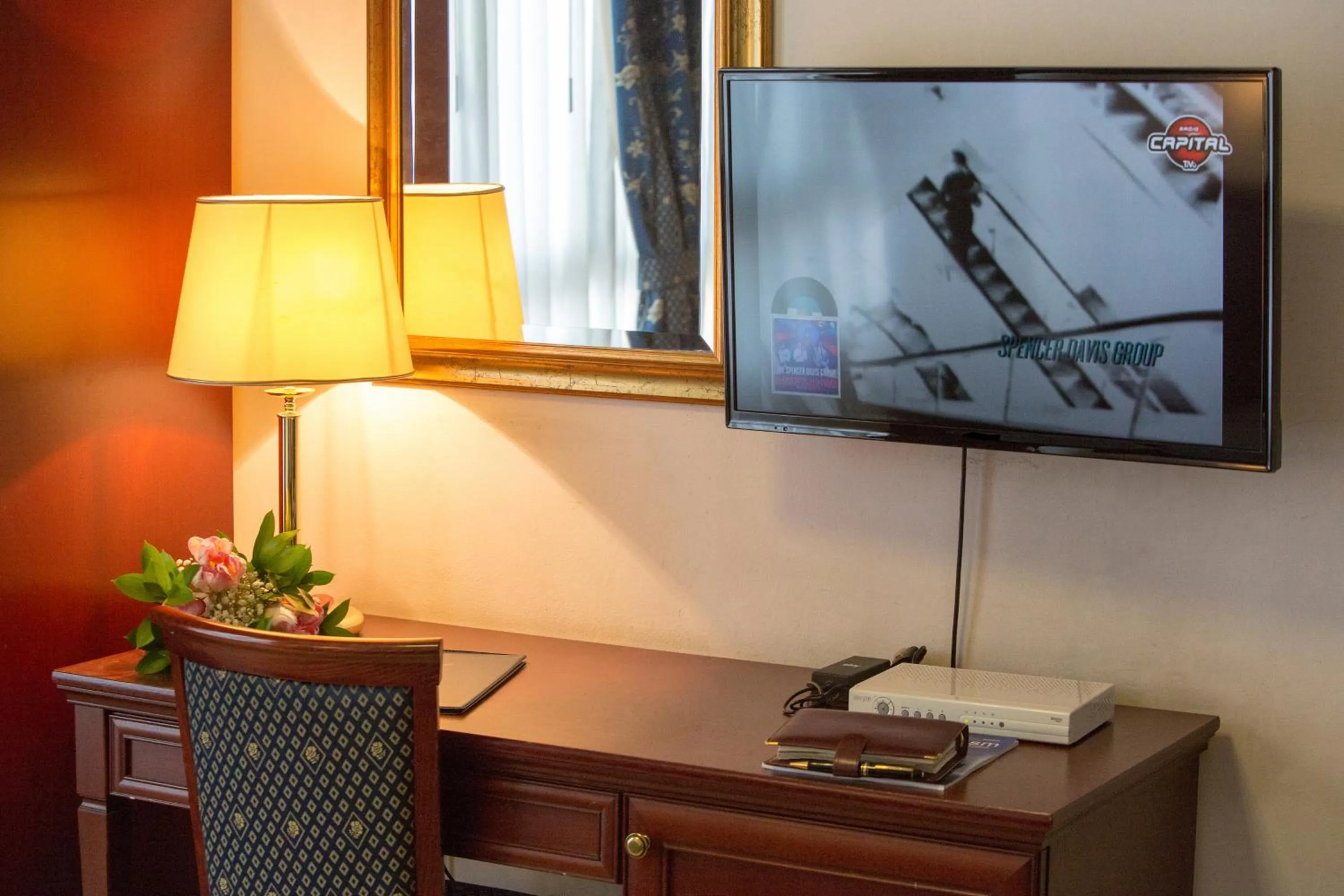 TV and multimedia in Hotel Leonardo