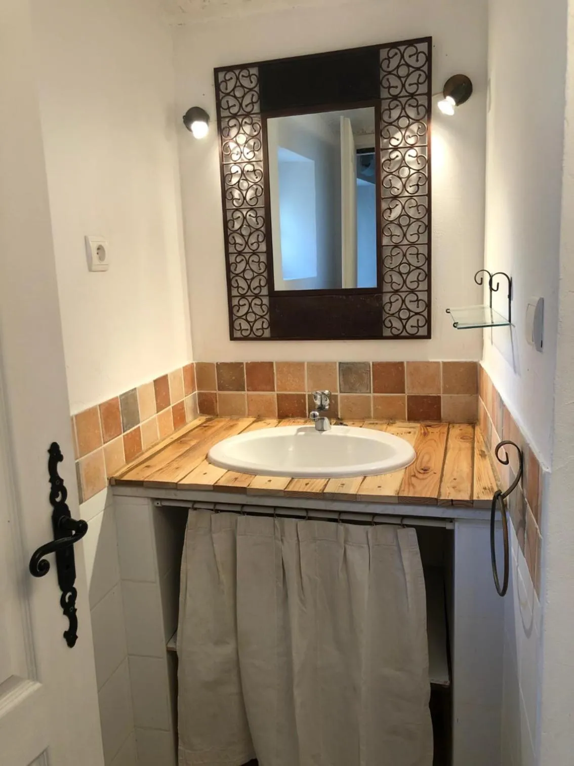 Bathroom in Chambre d'hôtes LOU PATACLET