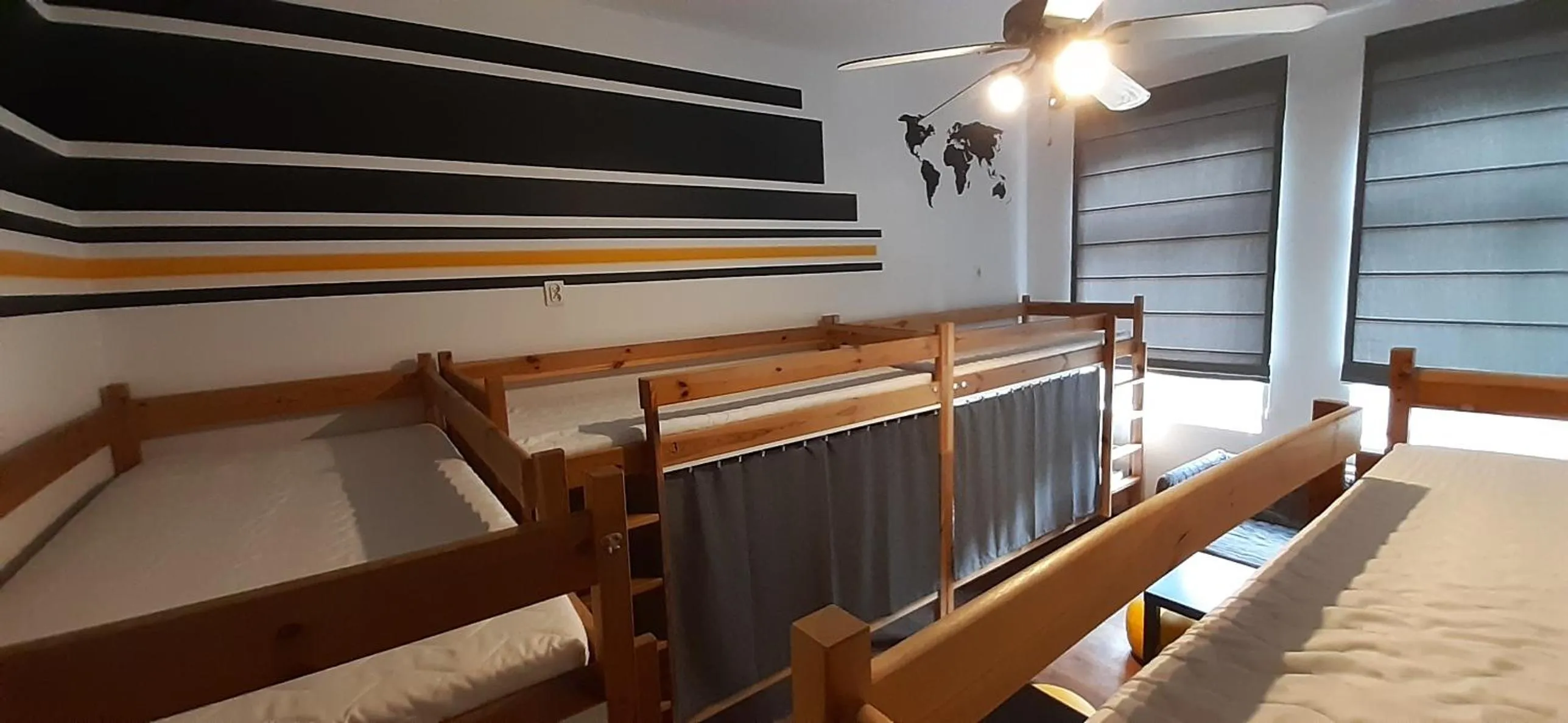 Photo of the whole room, Bed in Kraków Chilli Hostel