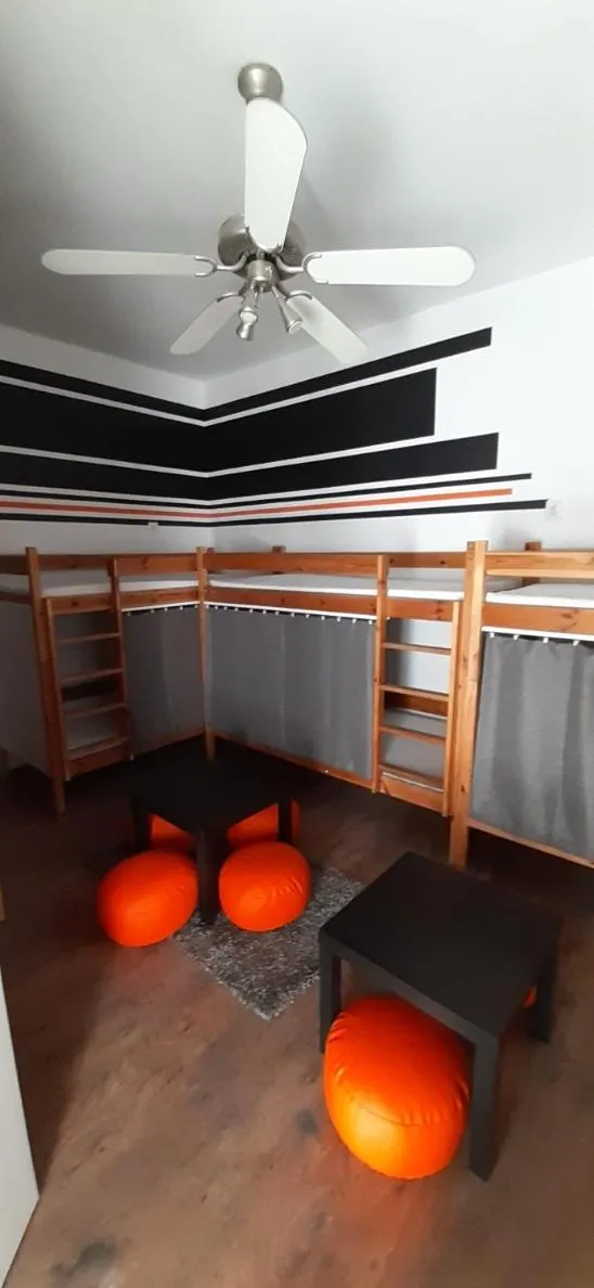 bunk bed in Kraków Chilli Hostel