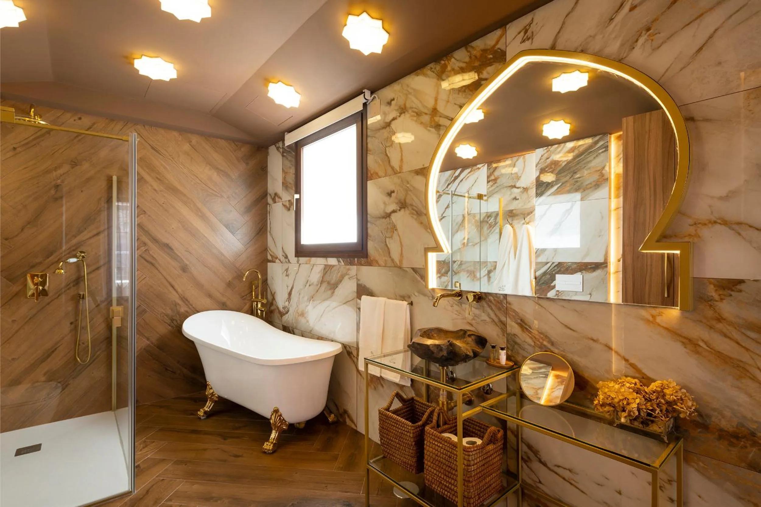 Shower in Palatina Concept Suites