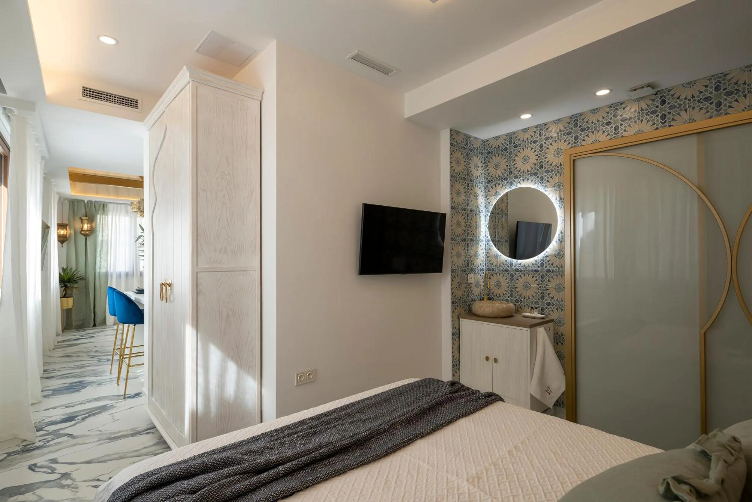 Bathroom, Bed in Palatina Concept Suites