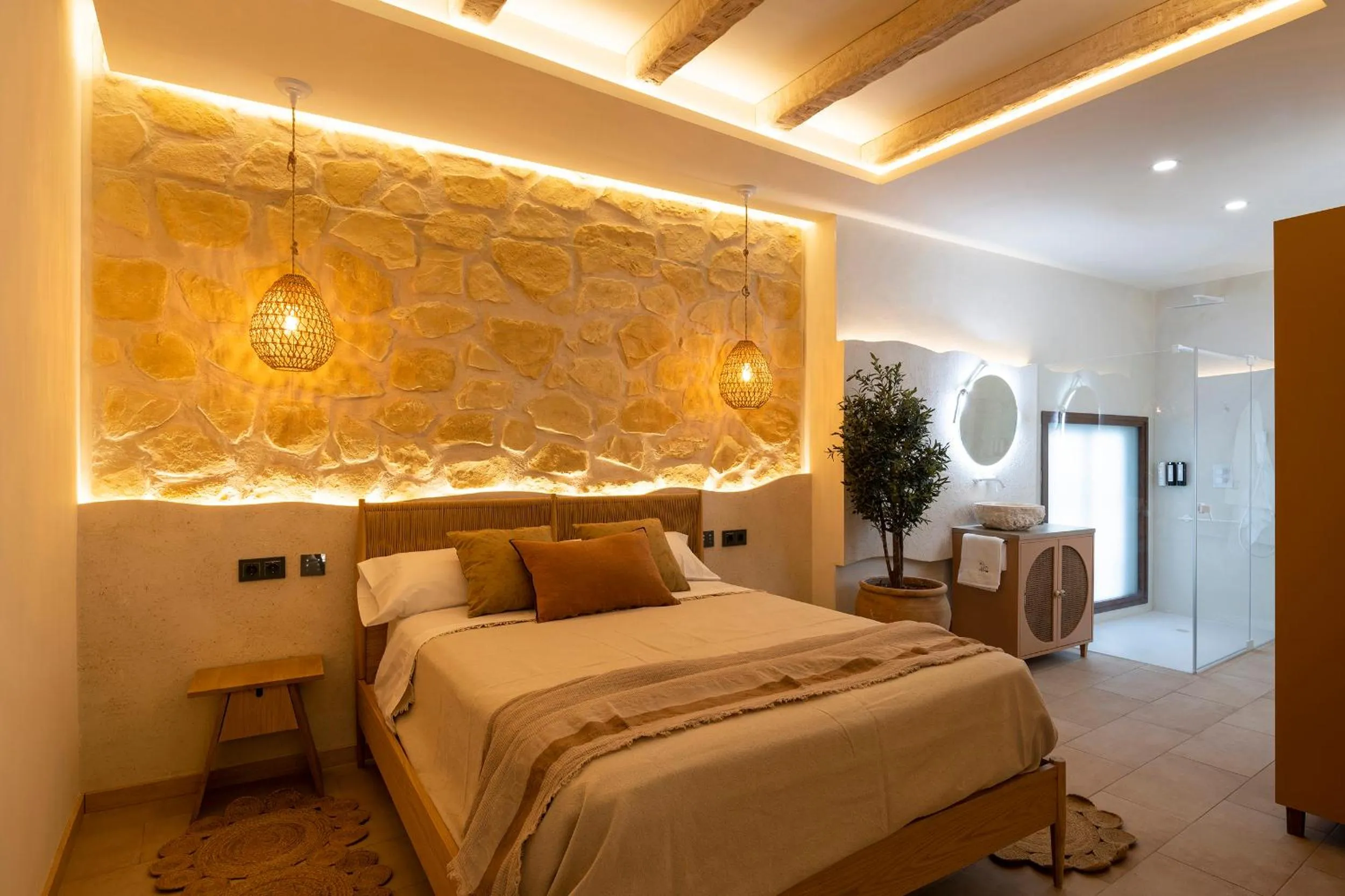 Bathroom, Bed in Palatina Concept Suites