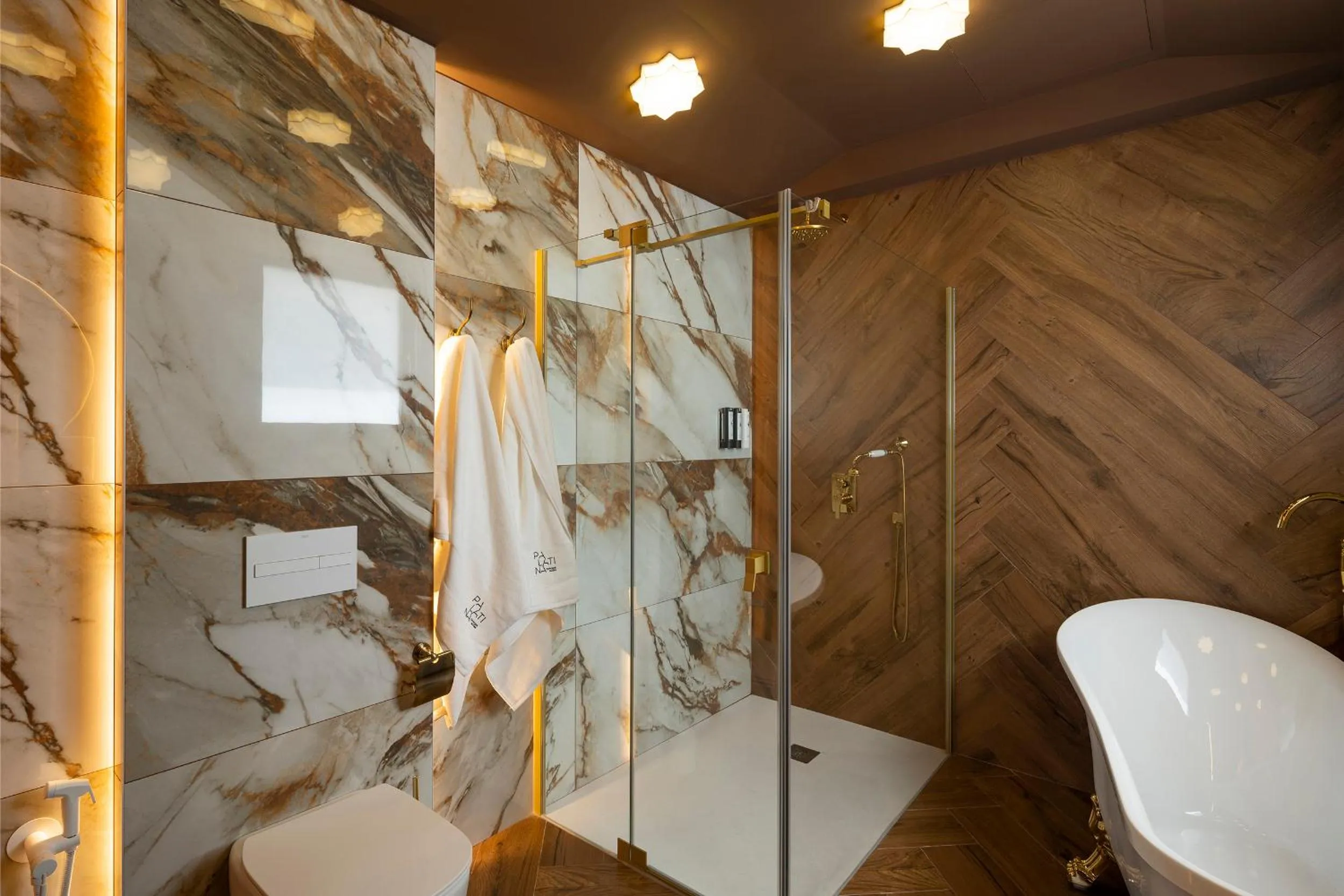 Shower in Palatina Concept Suites