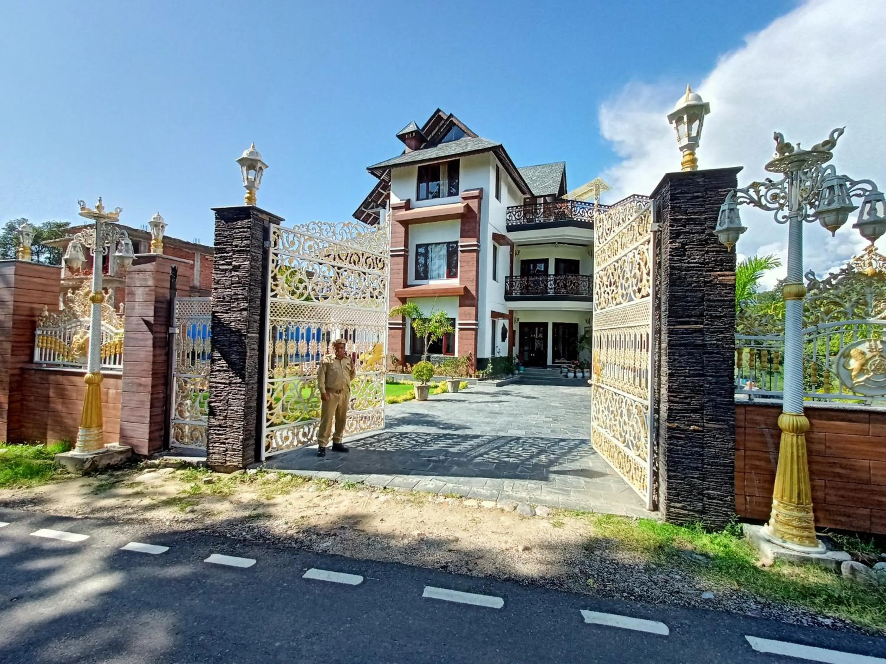 Facade/entrance in Matoshree Club and Resort