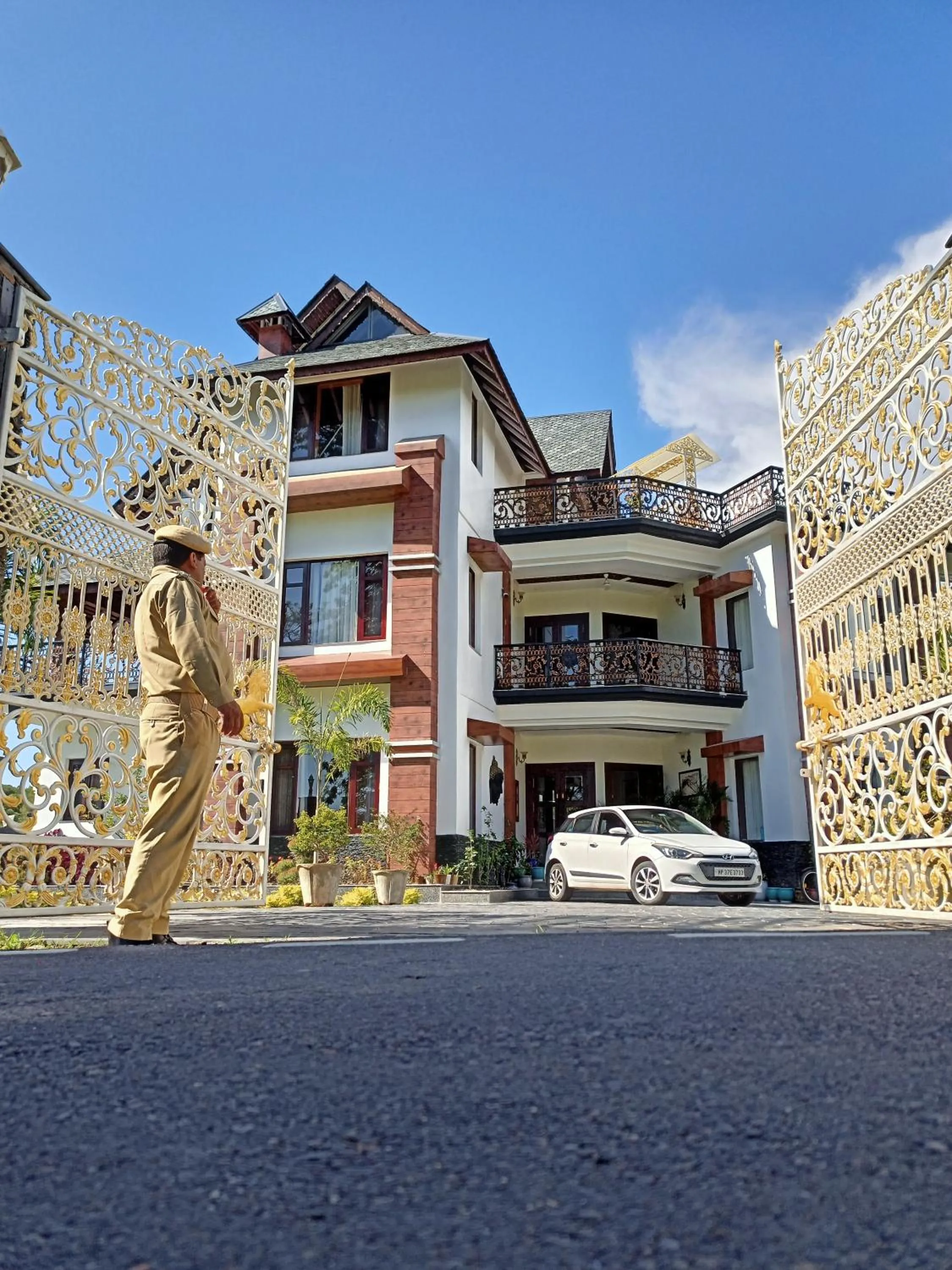 Facade/entrance in Matoshree Club and Resort