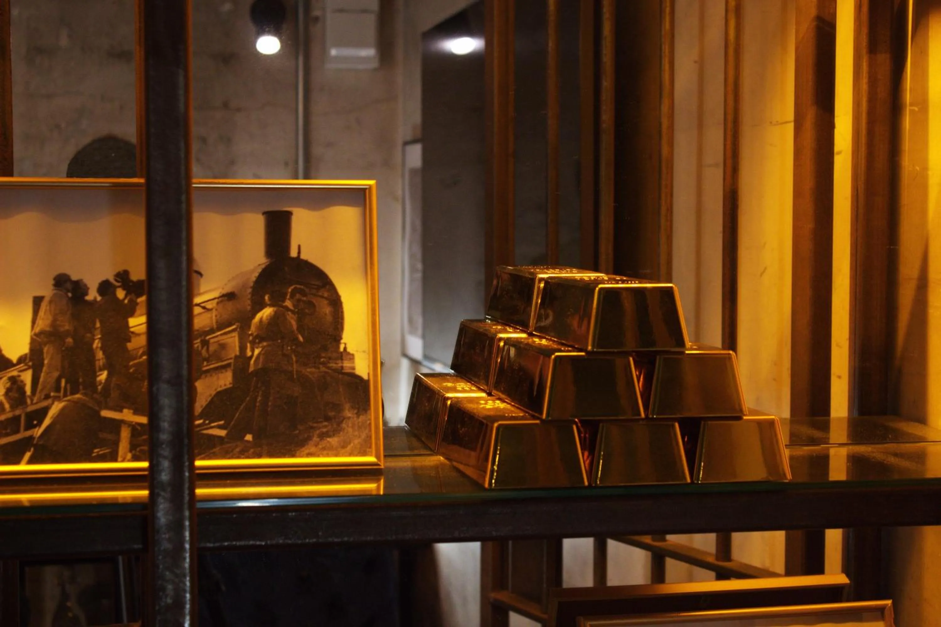 Decorative detail in Impossible Motel