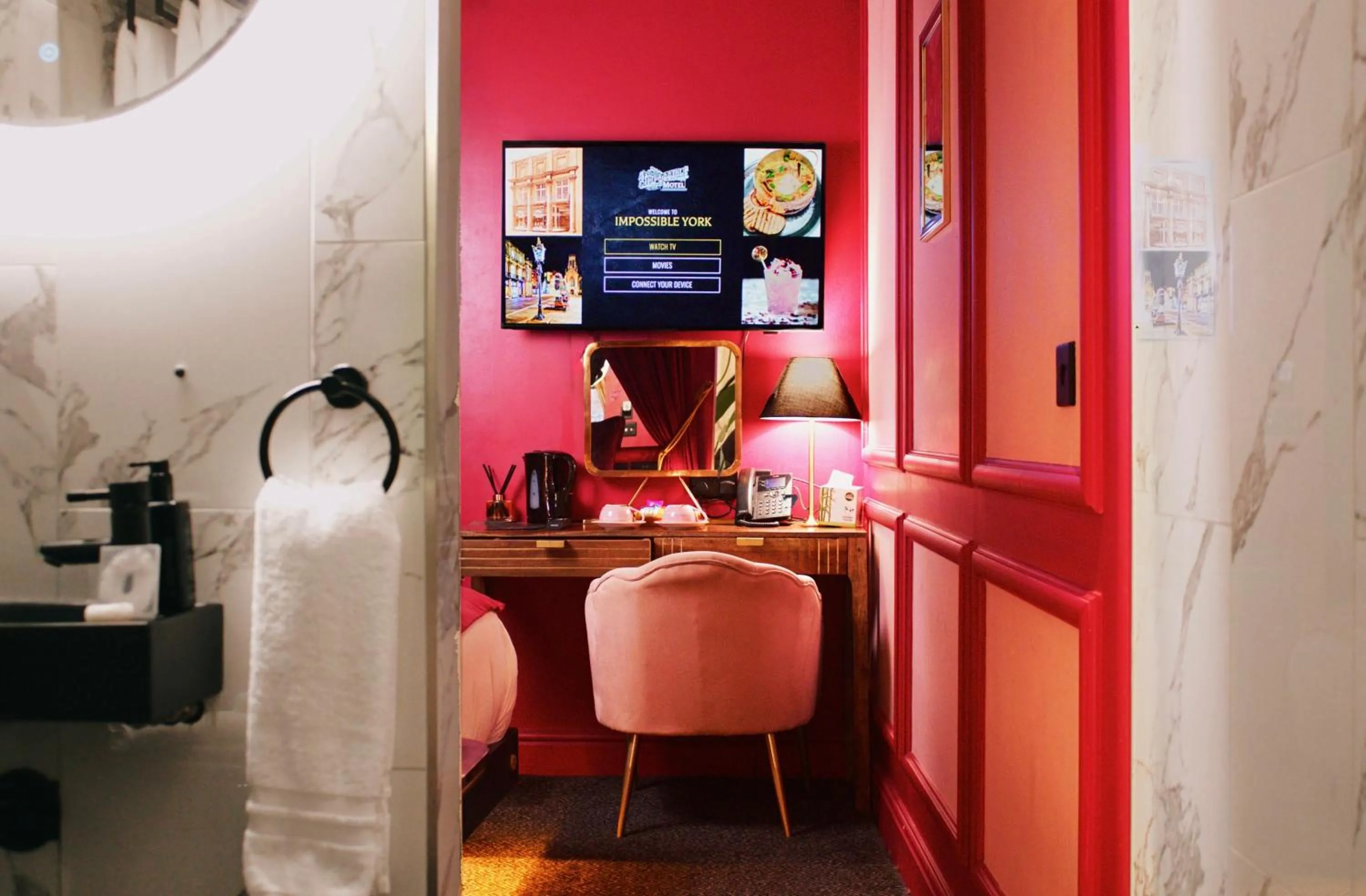 Coffee/tea facilities in Impossible Motel