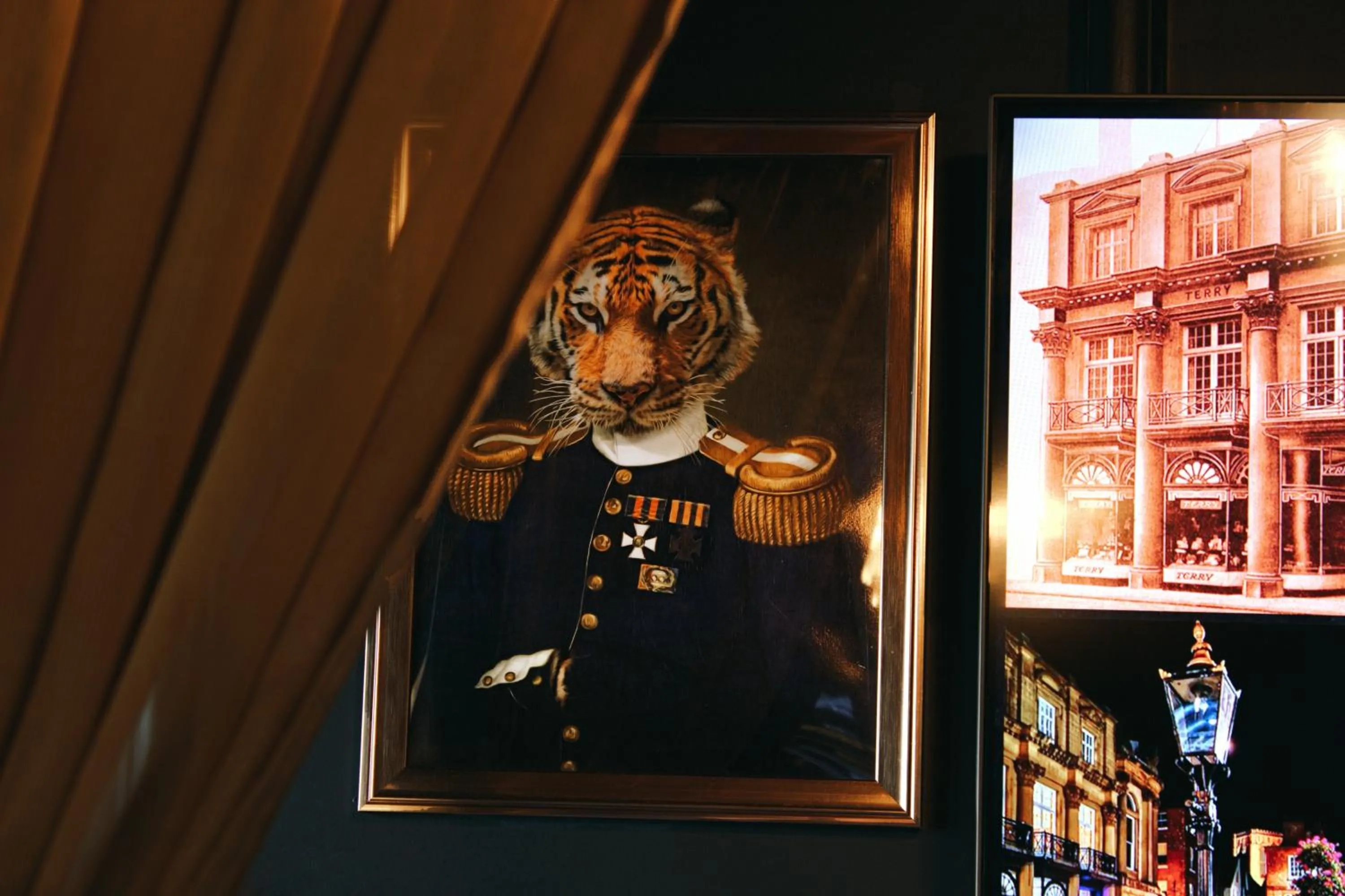 Decorative detail in Impossible Motel