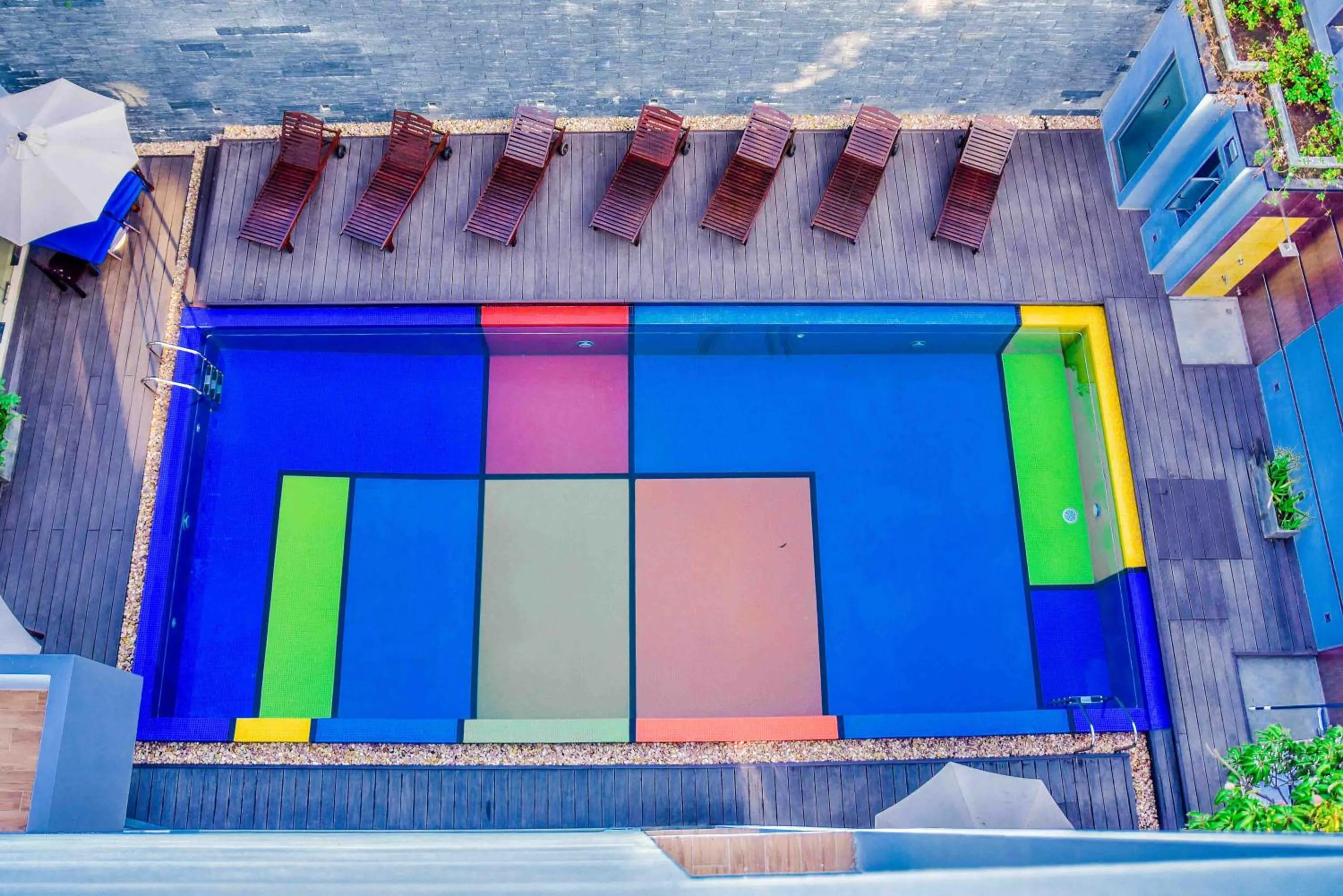 Pool view in Thissa Inn Hotel