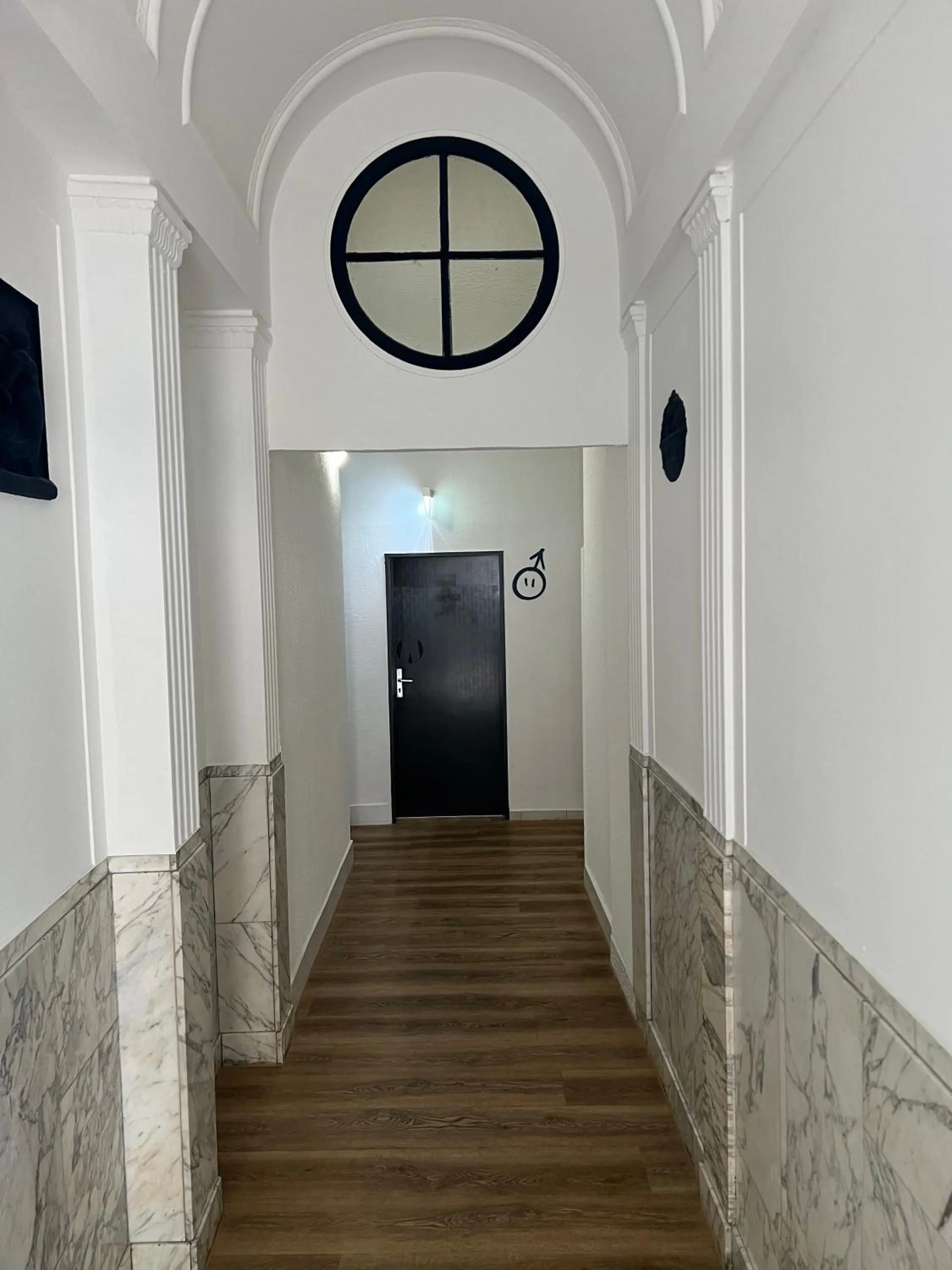 Facade/entrance in Hotel Monopol