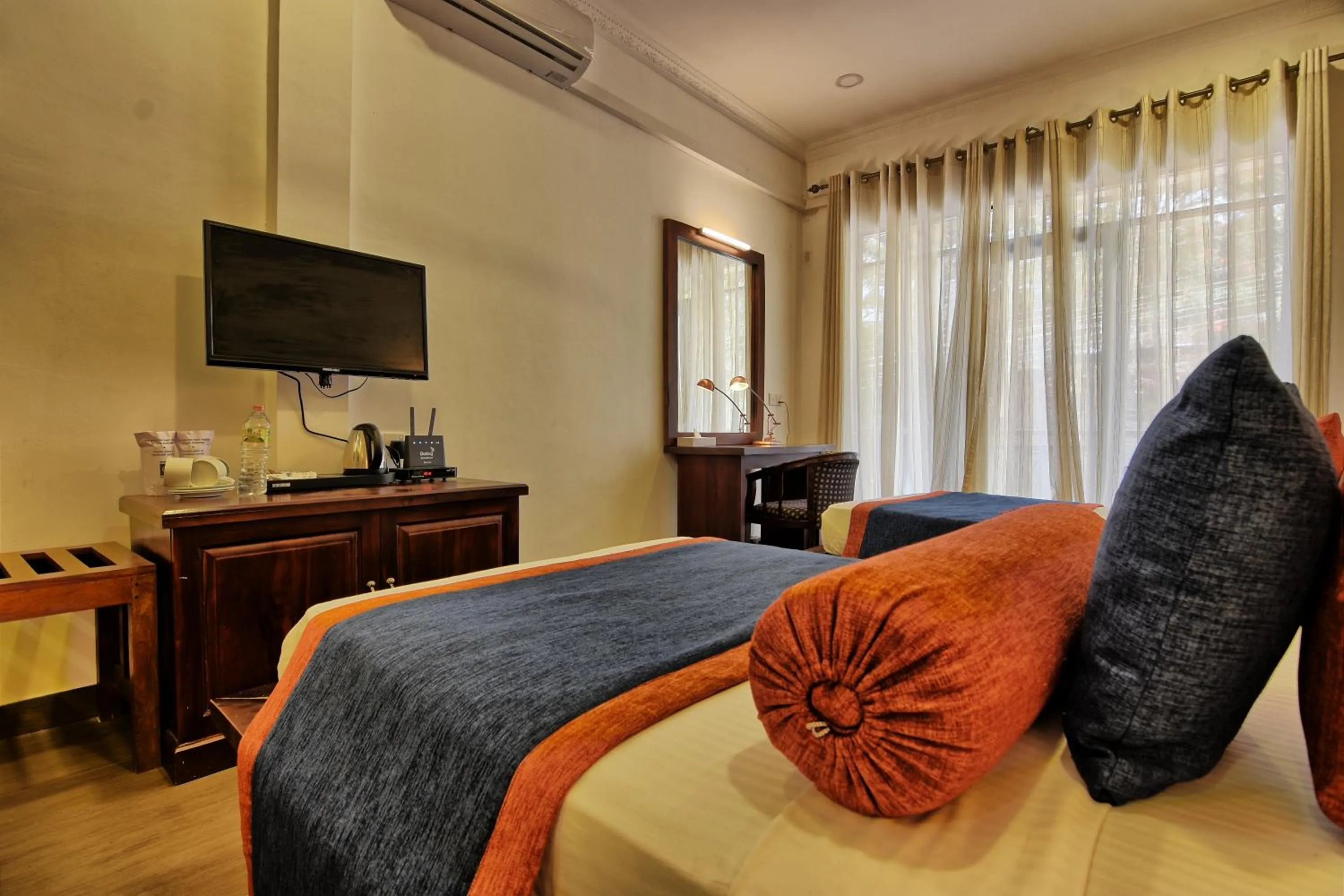 Bed in Oak Ray Ella Gap Hotel