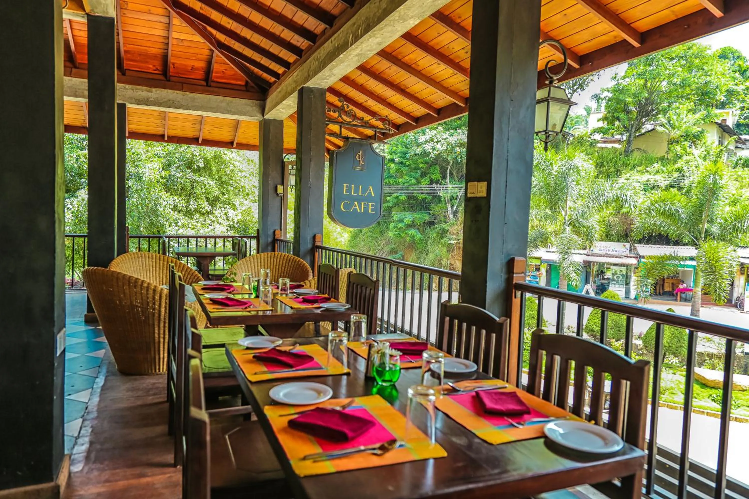 Restaurant/places to eat in Oak Ray Ella Gap Hotel