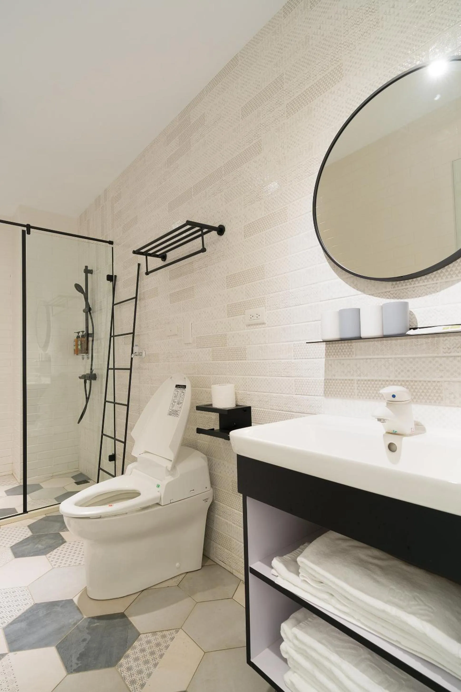 Toilet in The Way Inn